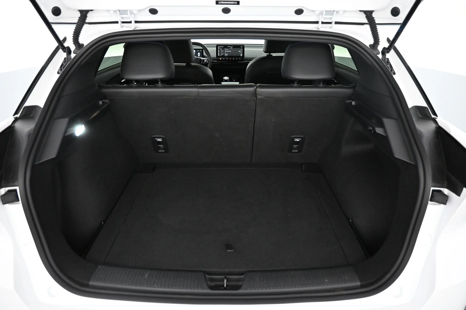 Car Image - 30vxHWsUxVitL39aeSWGqL