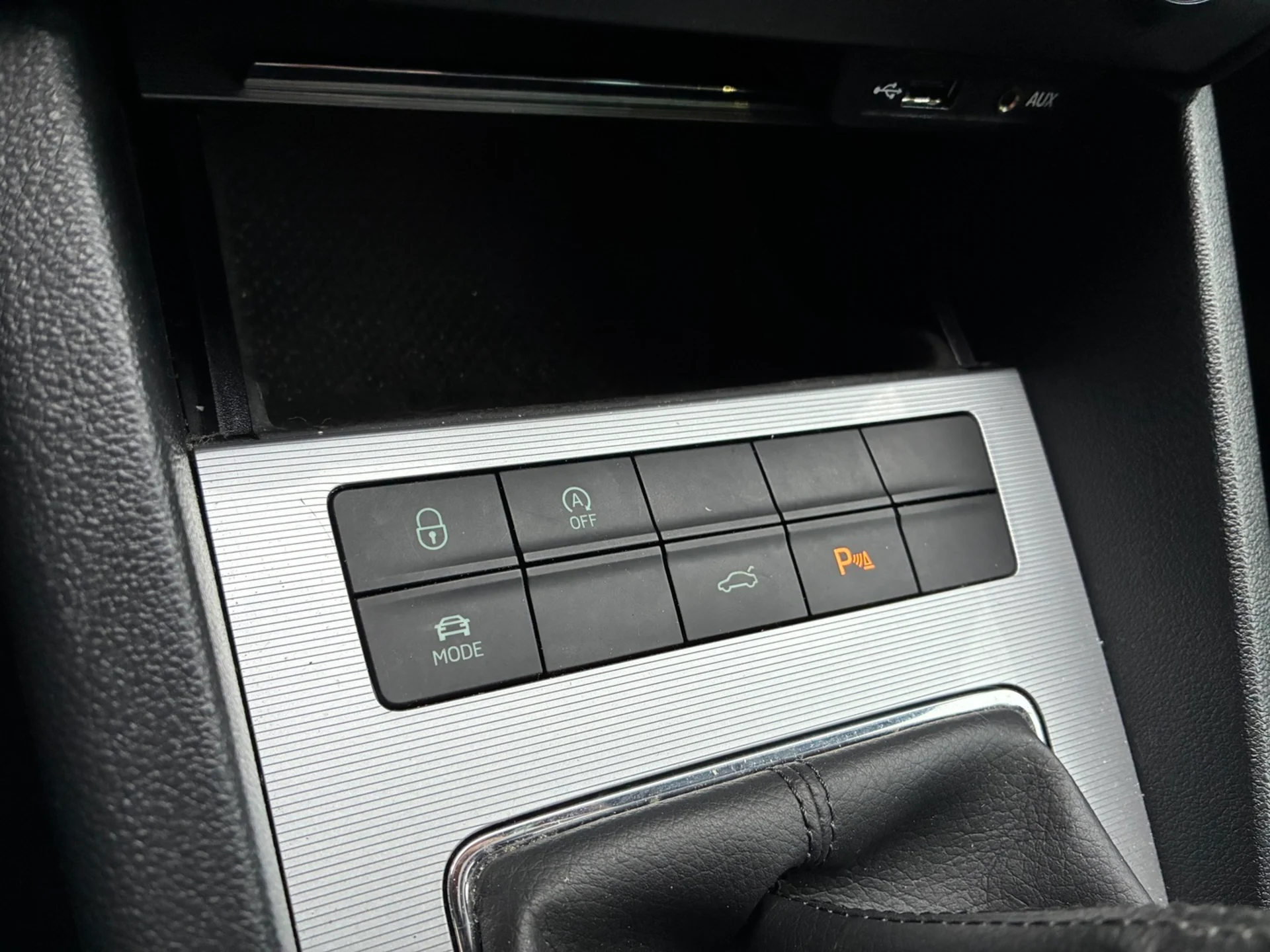 Car Image - 7mcxJ9XxqjRHrLxQGRjItB