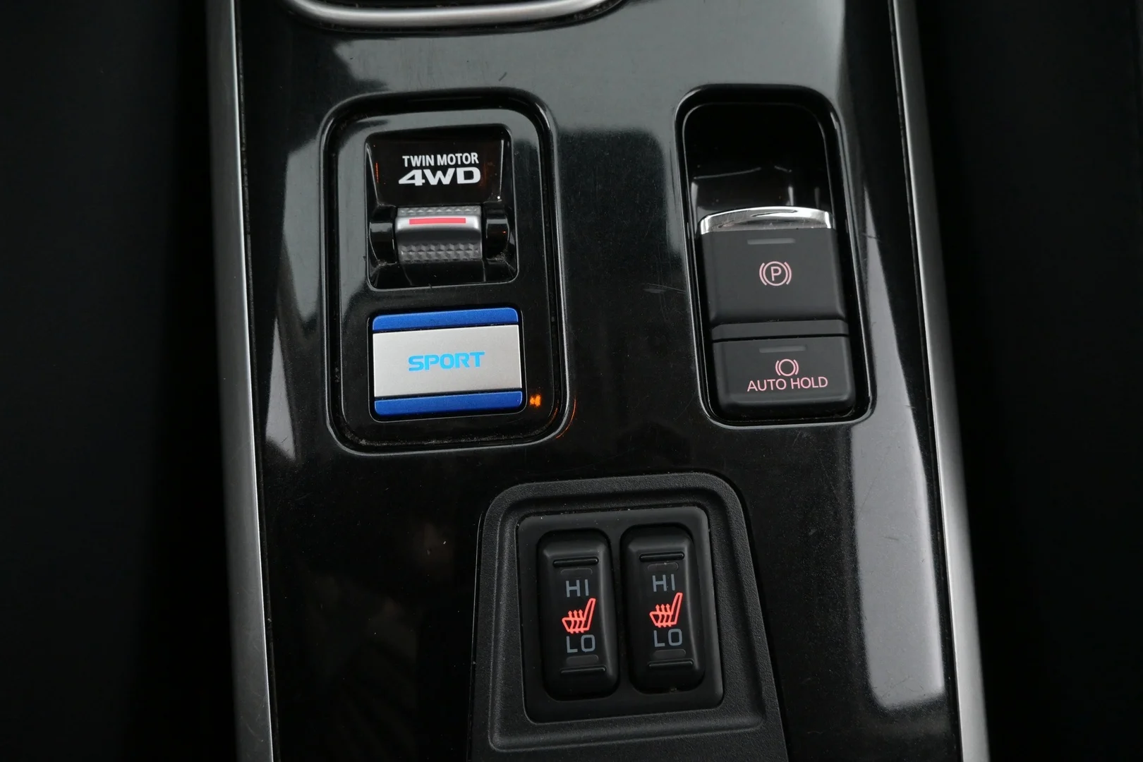 Car Image - rX3z3hcYitOiQQ46EixyI