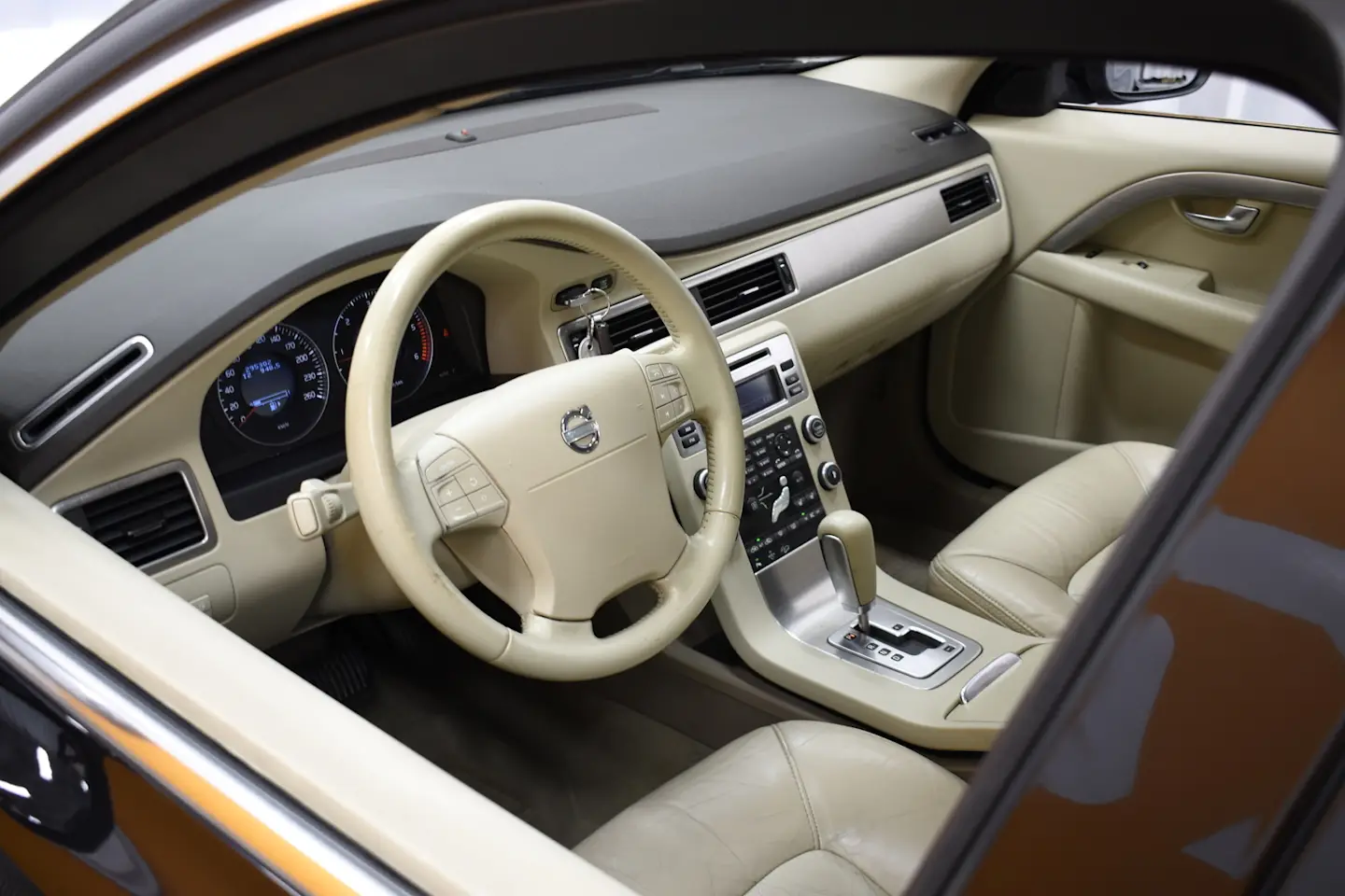 Car Image - 6YtKhCHqI5rcnhtMREfW6X