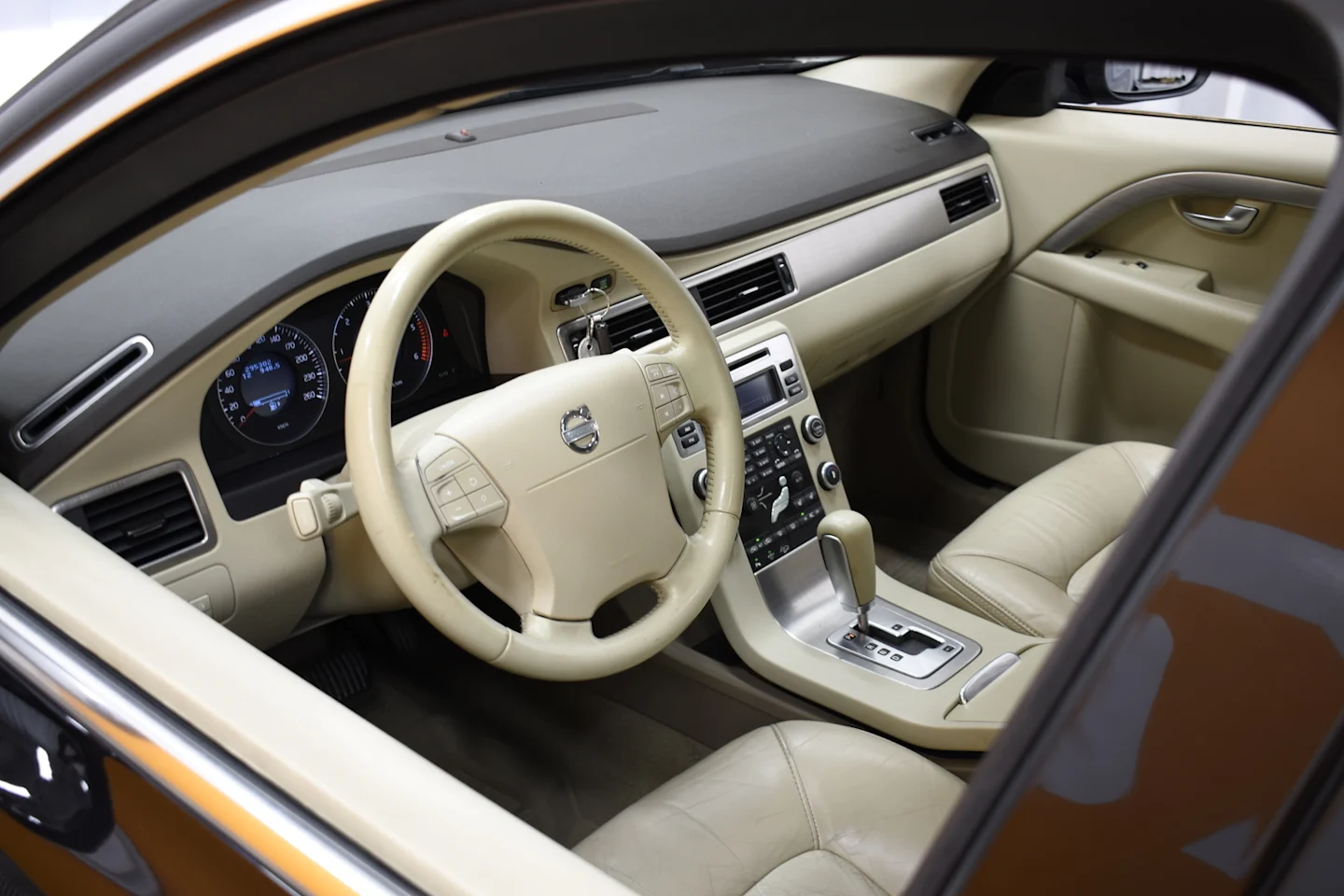 Car Image - 6YtKhCHqI5rcnhtMREfW6X
