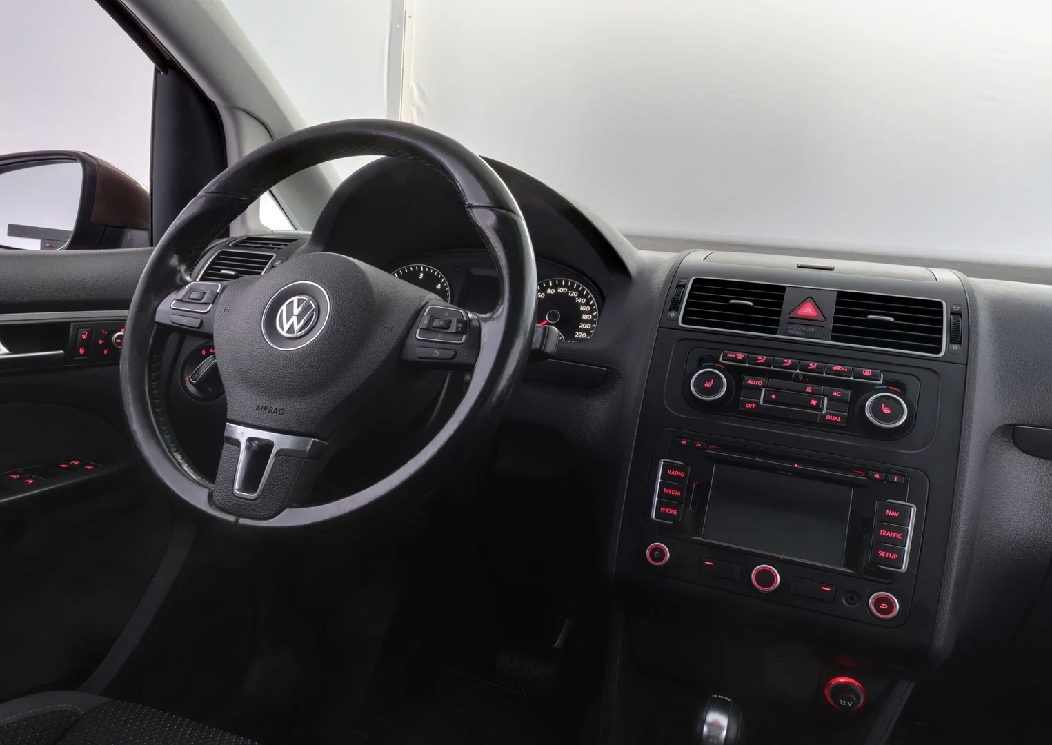 Car Image - 4nSPRrwj5JGnc6v37TbOy4