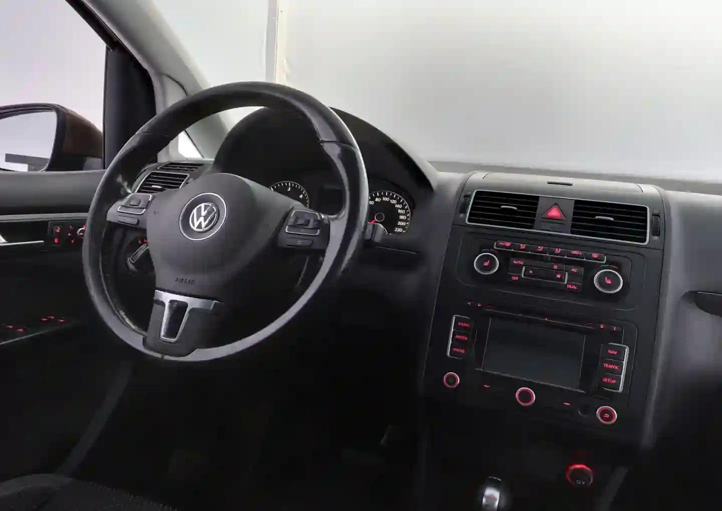 Car Image - 4nSPRrwj5JGnc6v37TbOy4