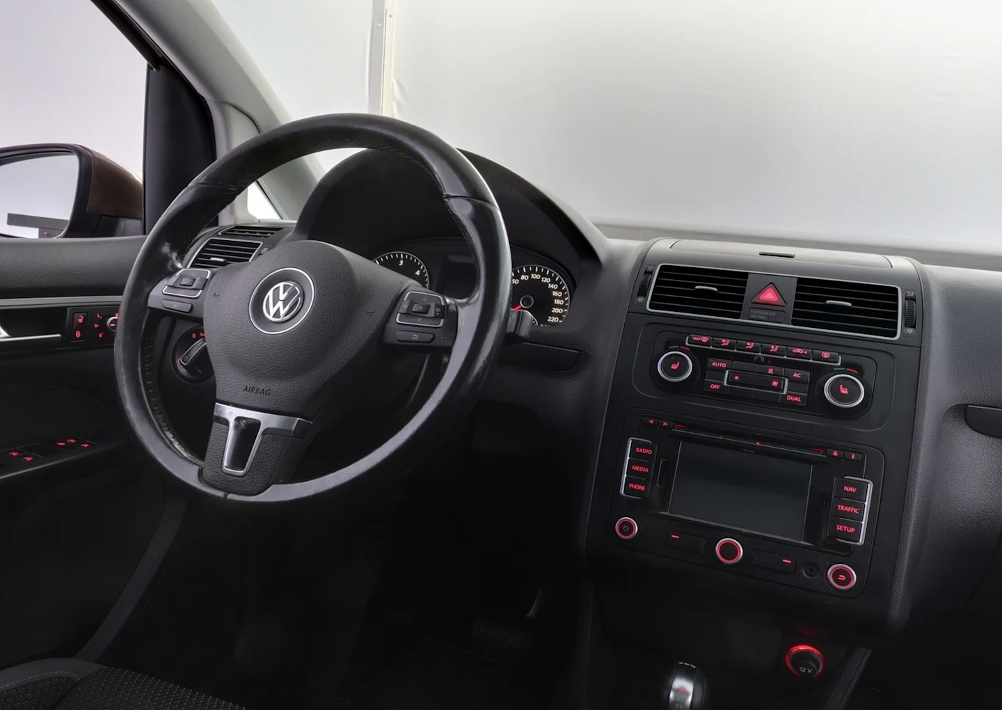 Car Image - 4nSPRrwj5JGnc6v37TbOy4