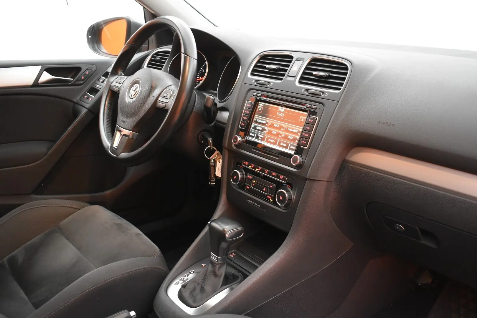 Car Image - 1RHrr6IdQq6AT0oHzhn2os