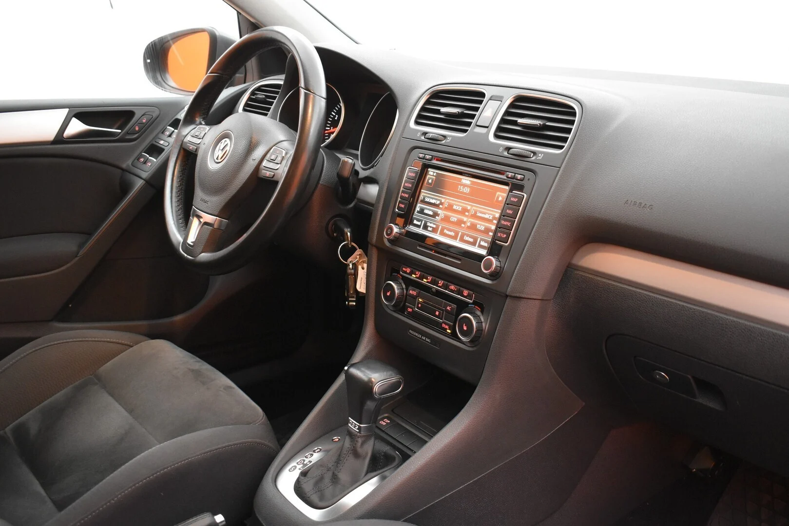 Car Image - 1RHrr6IdQq6AT0oHzhn2os