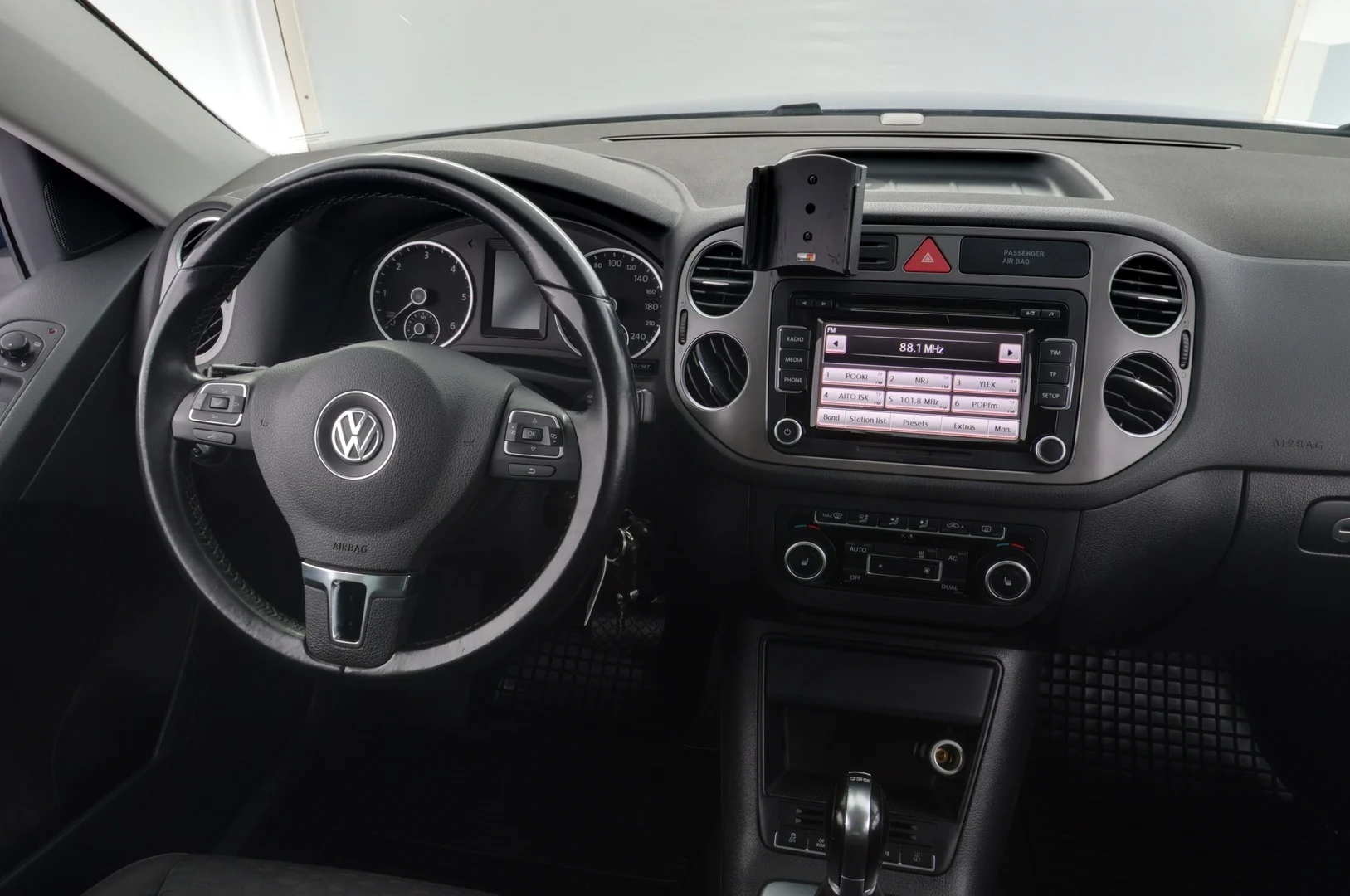 Car Image - 01xw4d9jBaH5HpeH8rQW8z