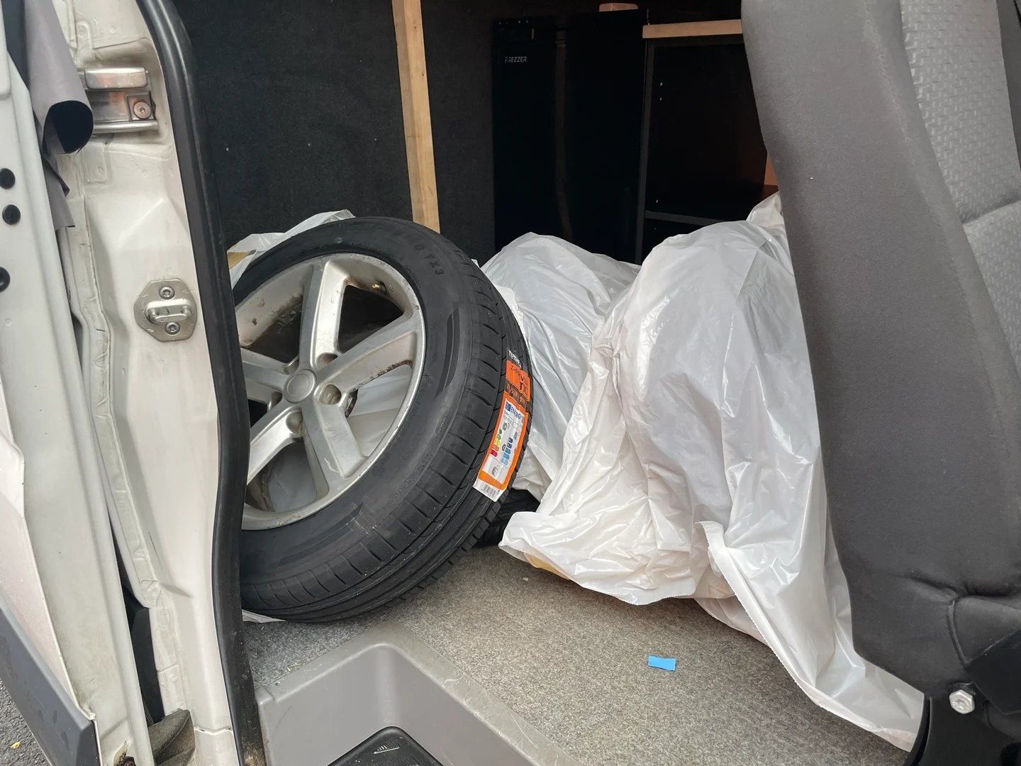 Car Image - 3QtaXtrRd1uXwTzH8Yd36F