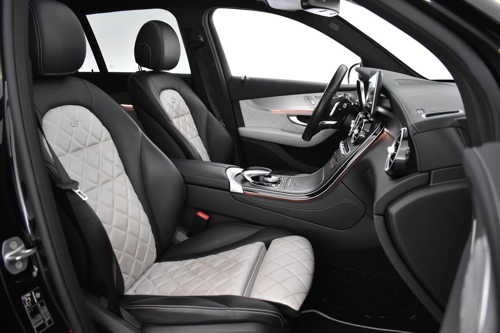 Car Image - 2kG9kUyFWZdt8Q61Ht7deN