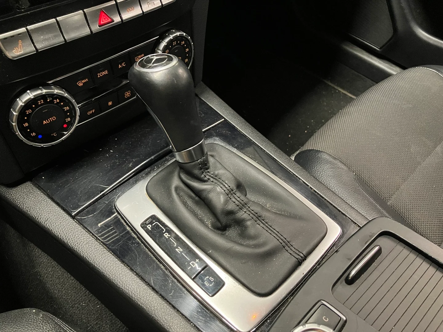 Car Image - EAkPd0qhx4gAwRq6rJtTH