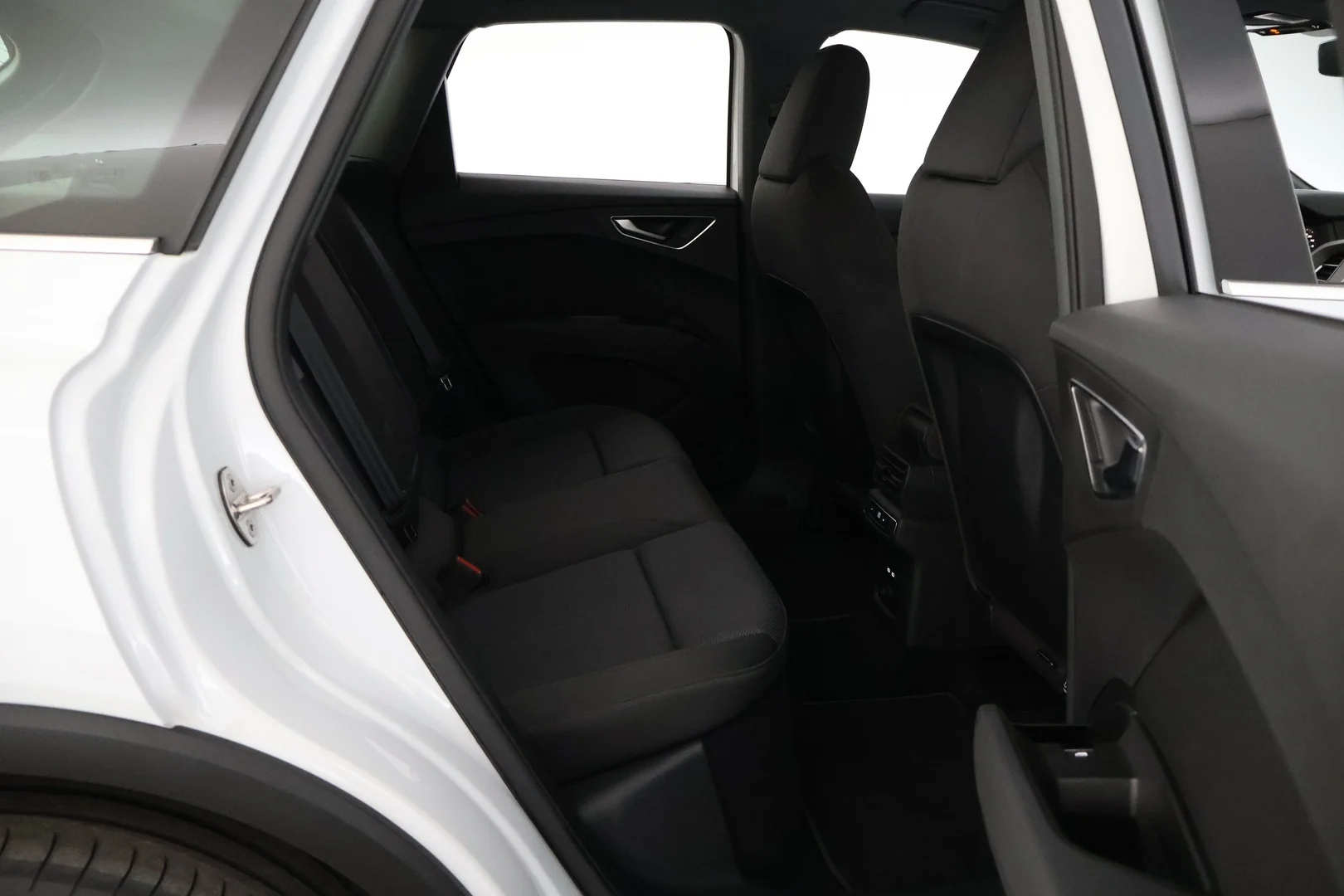 Car Image - 19KV4wkYGcUvCvzCymyNt6