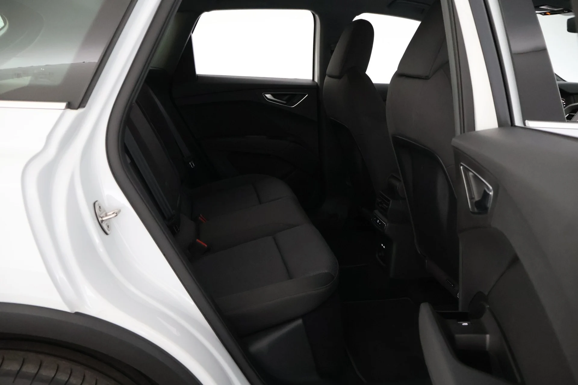 Car Image - 19KV4wkYGcUvCvzCymyNt6