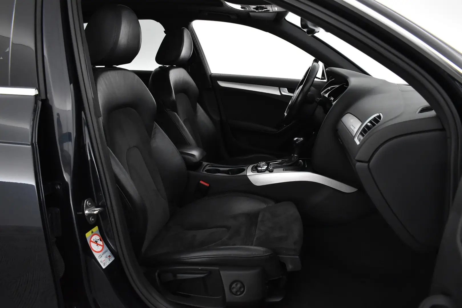 Car Image - 6wZO5m2m9ggkLZoXt5CwaX