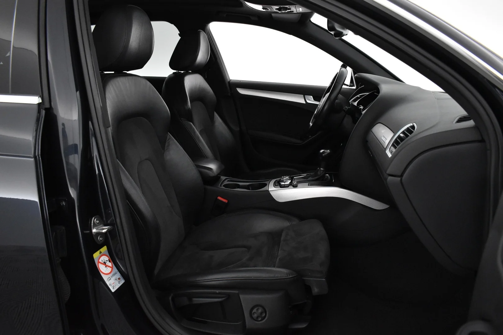 Car Image - 6wZO5m2m9ggkLZoXt5CwaX