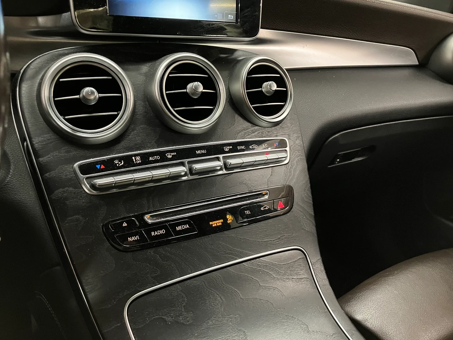 Car Image - 6BKVcOC1BgWBh6os18kR74