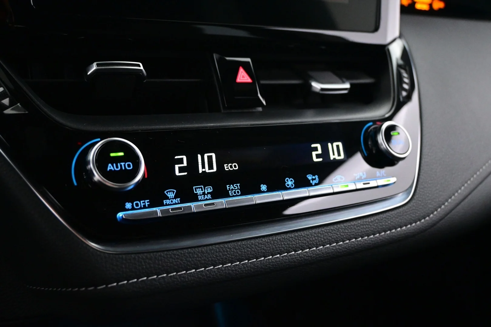 Car Image - 1JRCd2ADovfAvXeYKz44gE