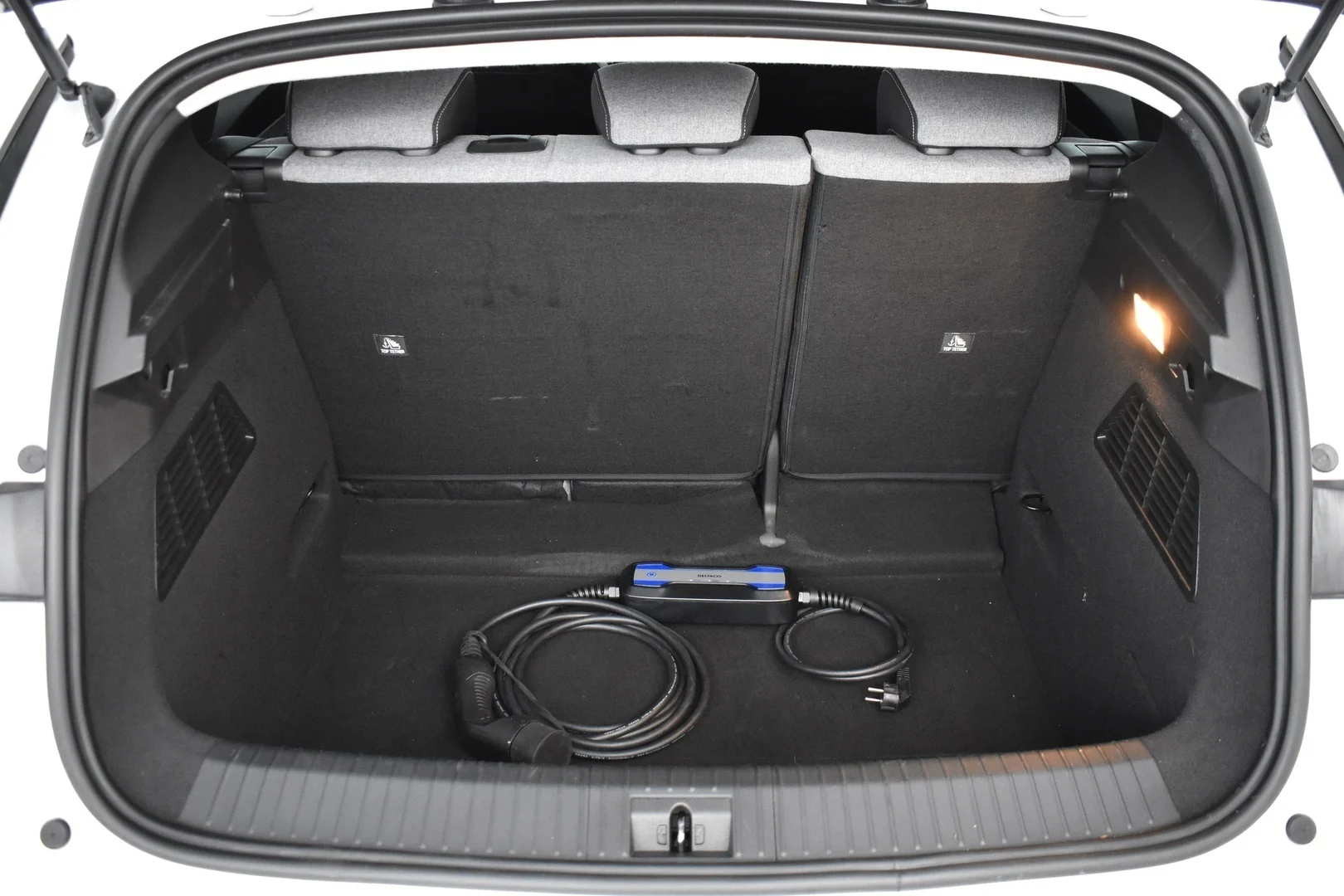 Car Image - 4MaXrtwDAXXgr5QXqnCwvS