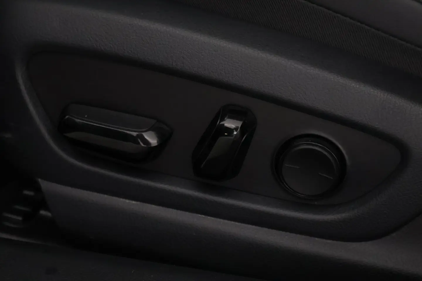 Car Image - 2sTLXuIUQt5Rx2GIwdN48F