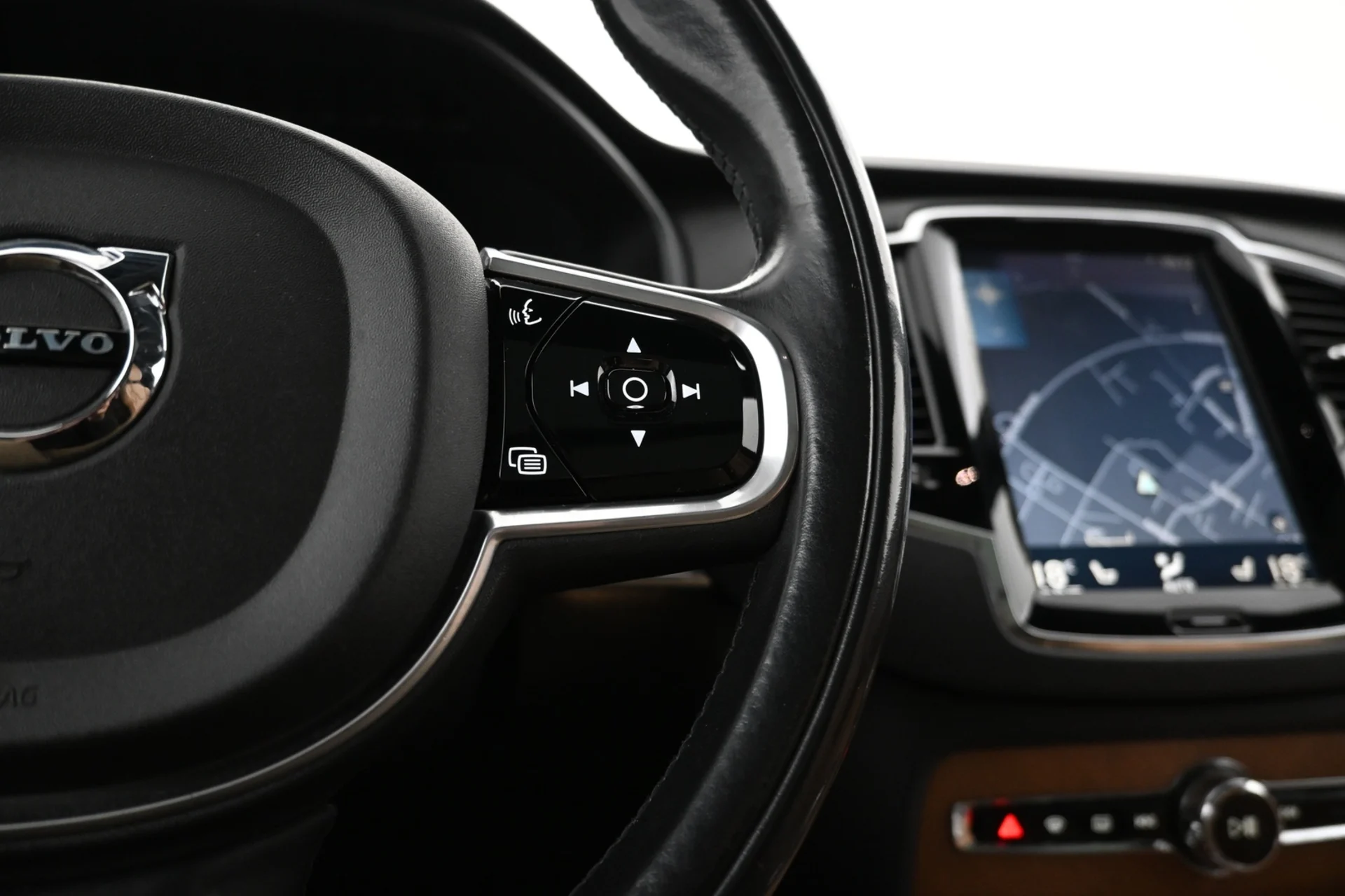 Car Image - fDYUg2HQsIU5WUibogc7n