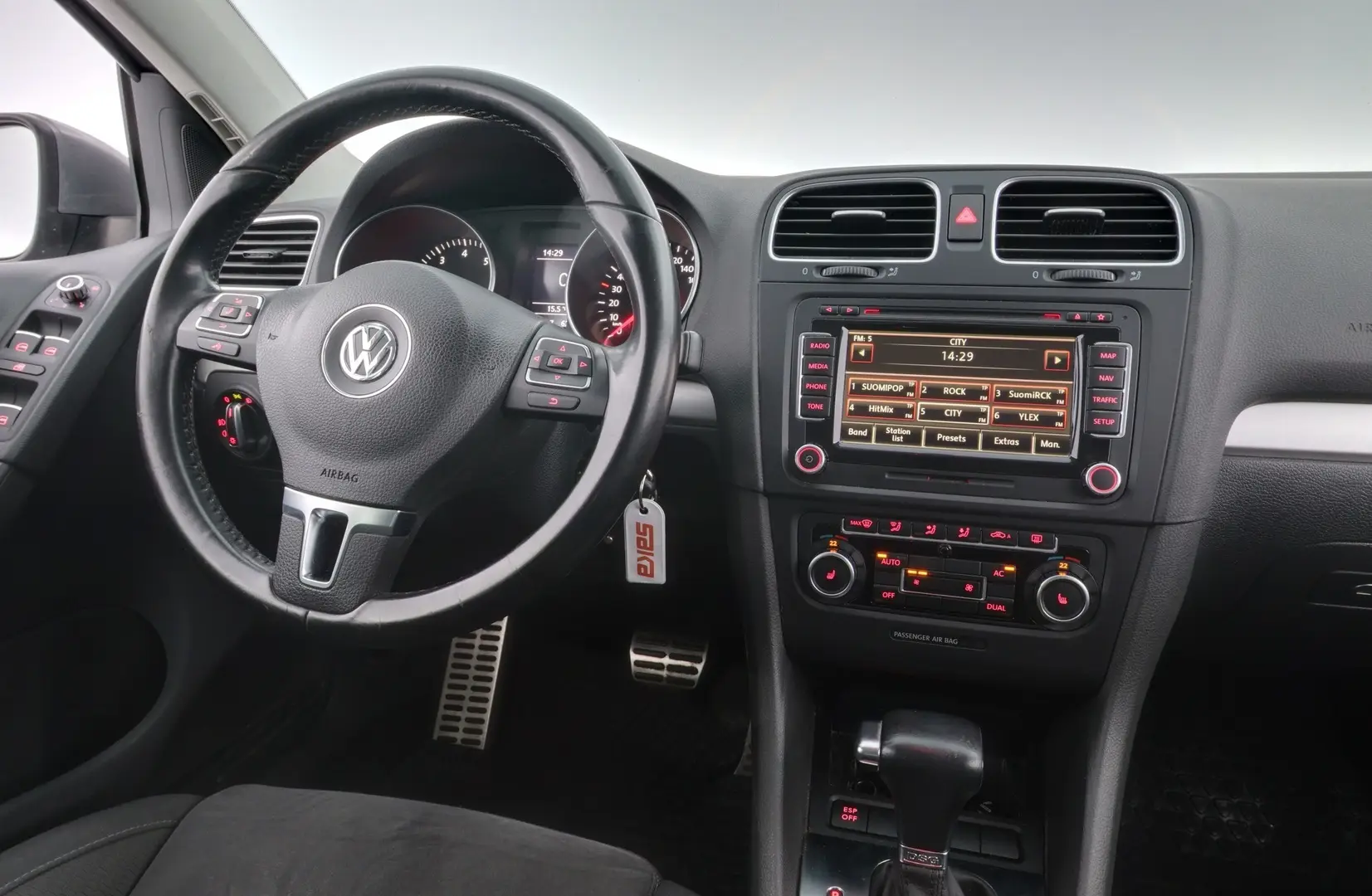 Car Image - 1RHrr6IdQq6AT0oHzhn2os