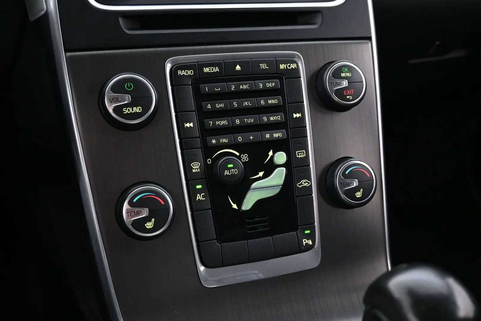 Car Image - 2GJVSQWdj8zyS17h87Y1gX