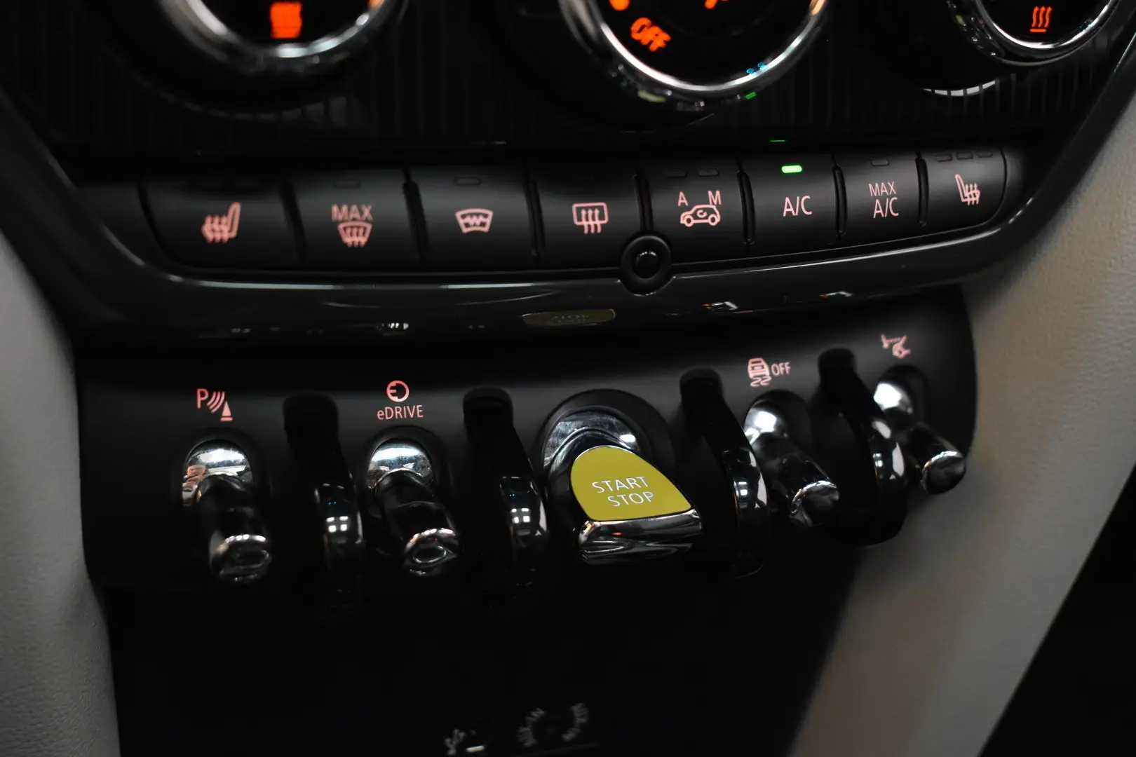 Car Image - TLMuYTmmSDUf3TkvFxGbd