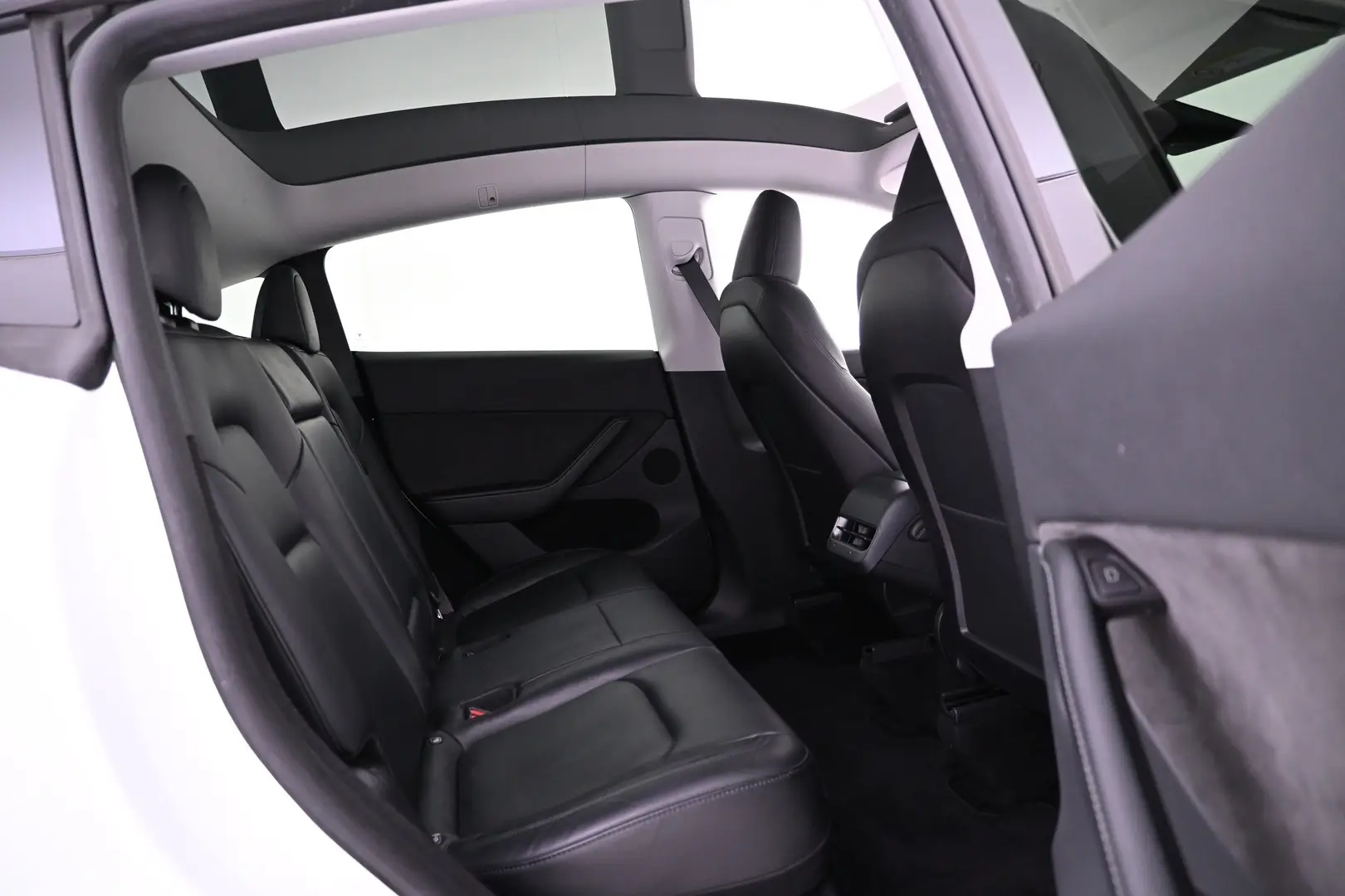 Car Image - 4U1u83Si8IaLEJppFEa7ZZ