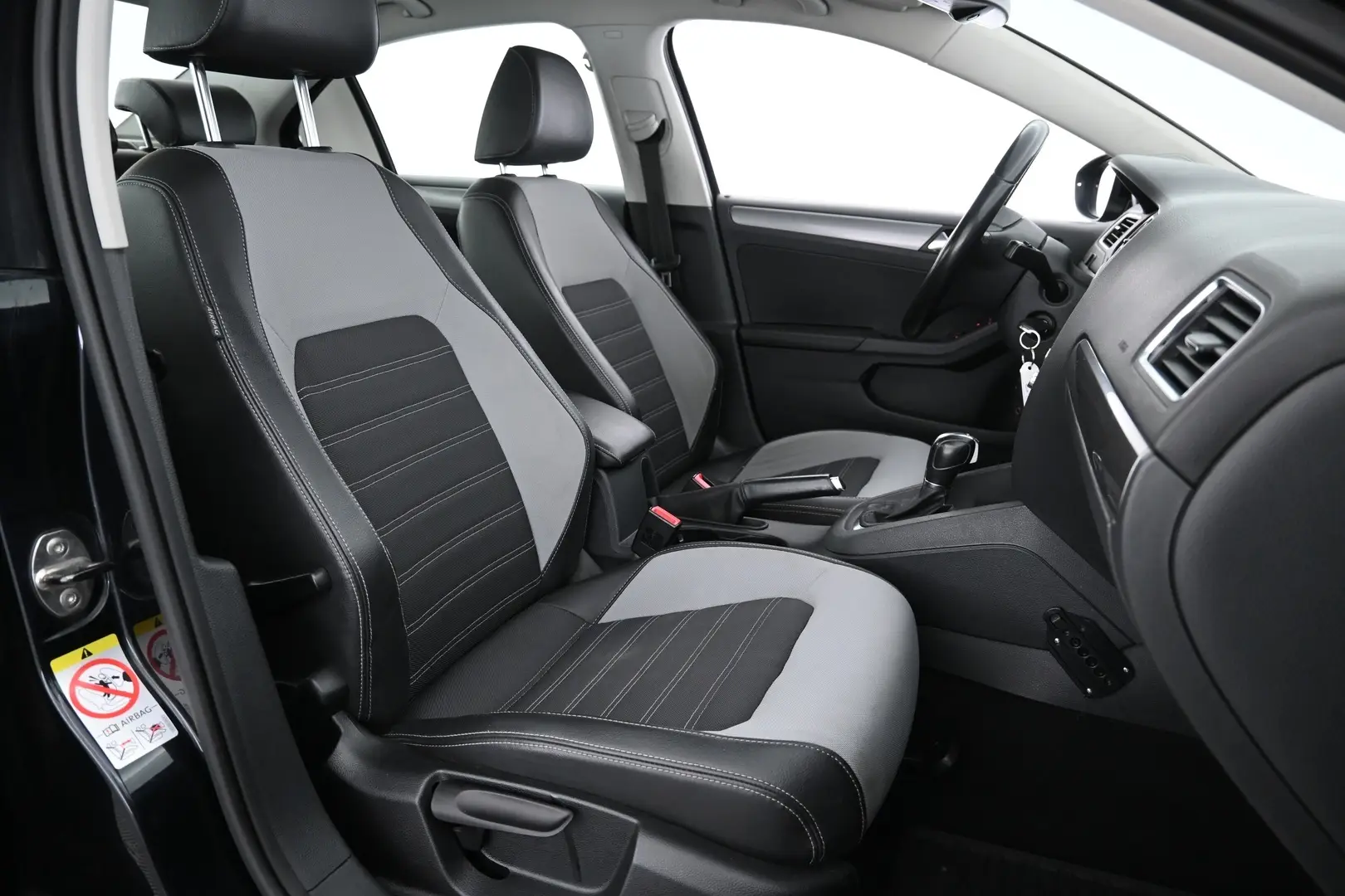 Car Image - 2Y8UQVmTqpf4xjzWVcuko1