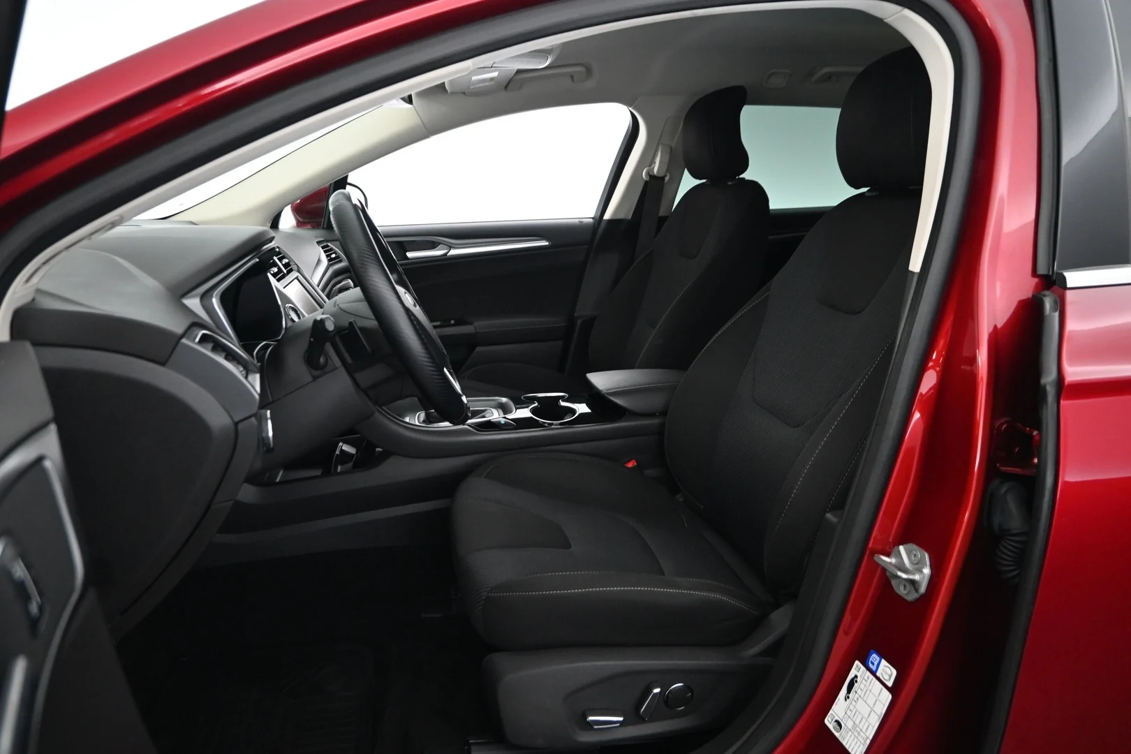 Car Image - 61JXP0tbHtWT9RUb8y07jJ