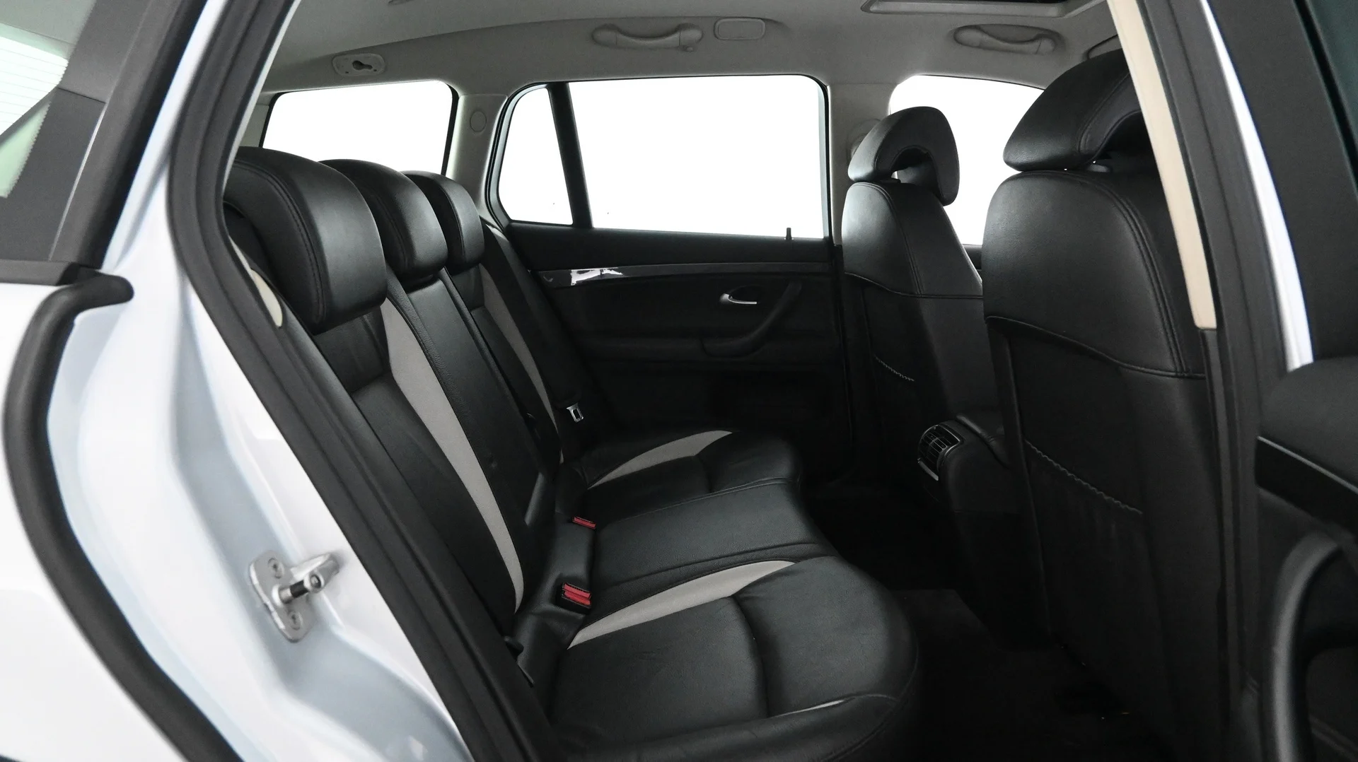 Car Image - QoOQZXJmXDJUSj1fPFj83