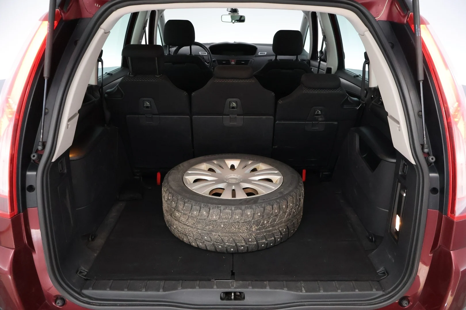 Car Image - 4BSynCsQpQM8A2OSWrBPbo