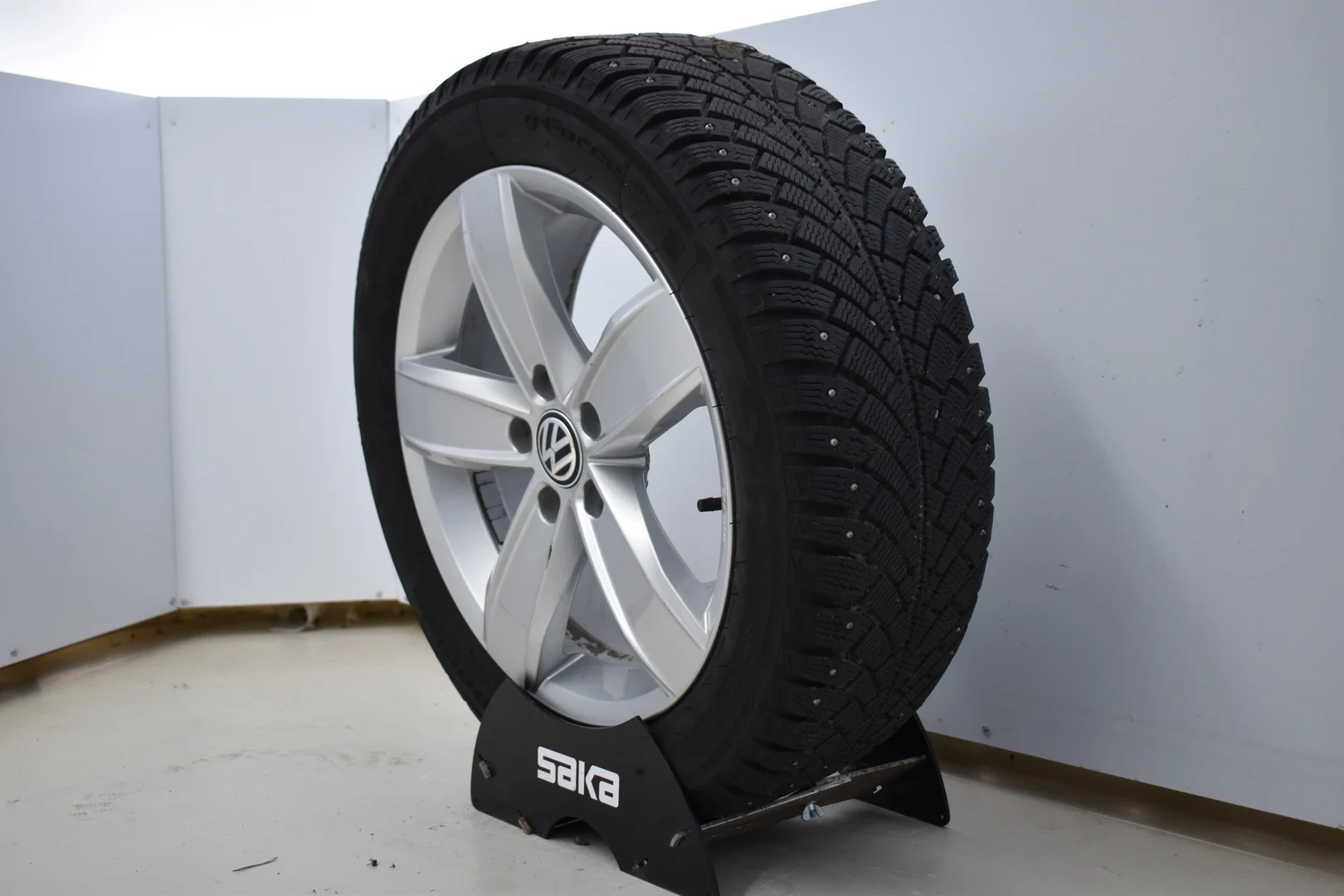 Car Image - 6QyAed53dEwFUVFkVz0F6m