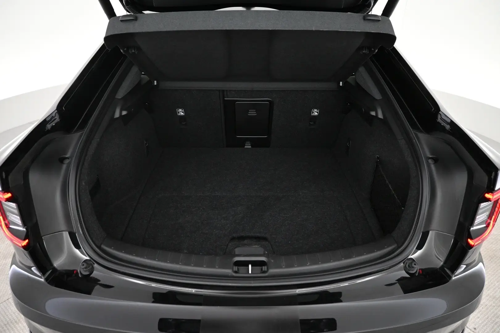 Car Image - JQG8Y4h8RvSYW9tK4zwyN