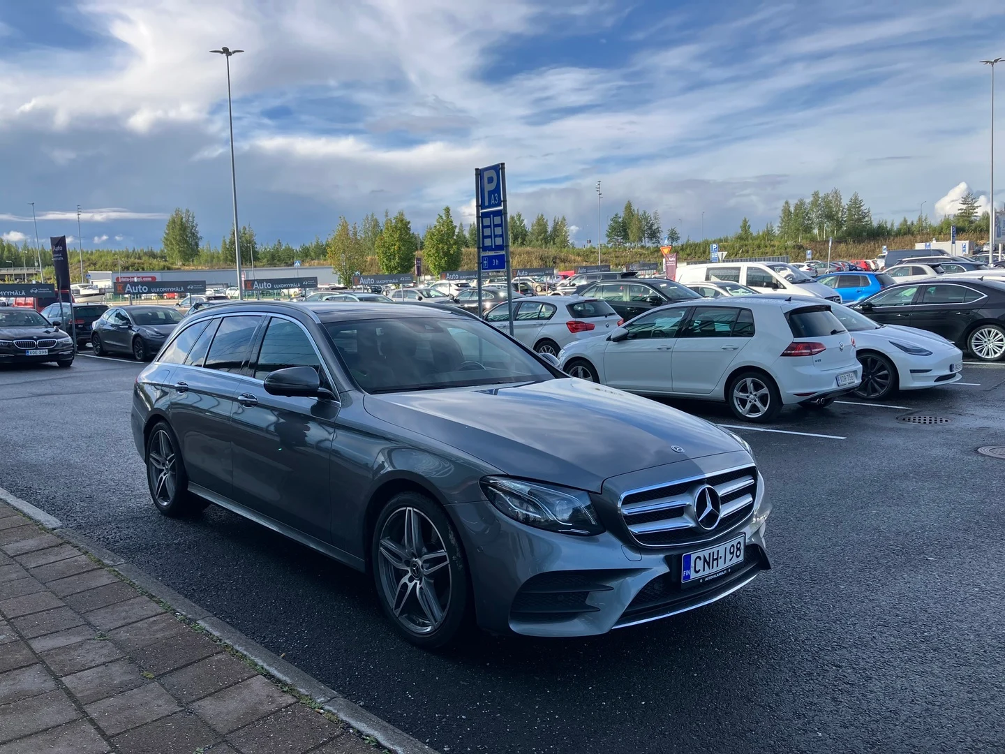 Car Image - 73RQzzspKYPX1B3ZMX3jtW