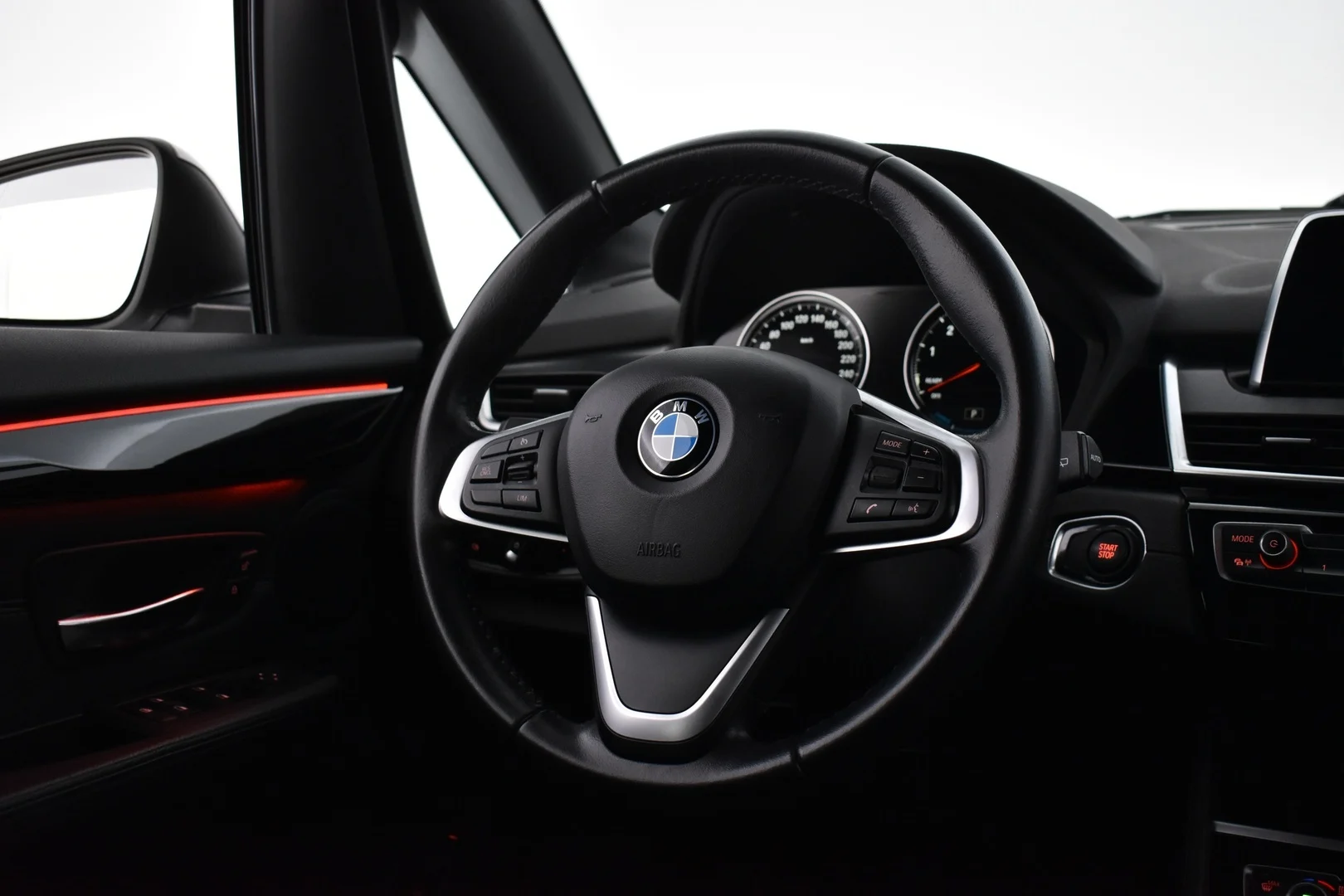 Car Image - 5P7VlIGcDAIPindE2jliFz