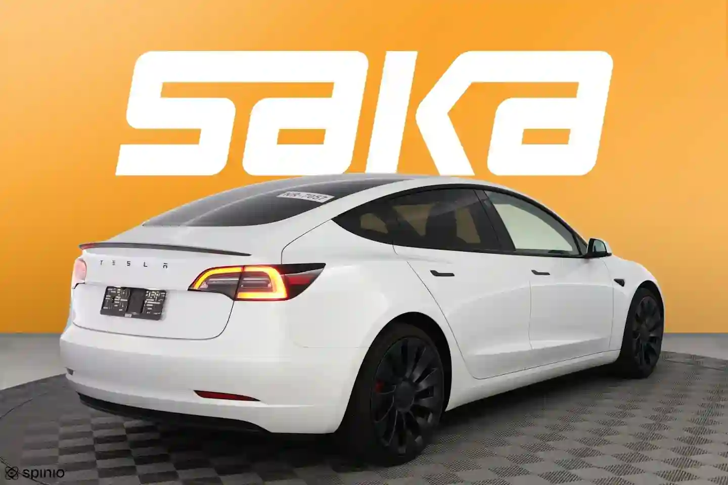 Car Image - Gr0PiJV5NPVNfdk0Cg6DO