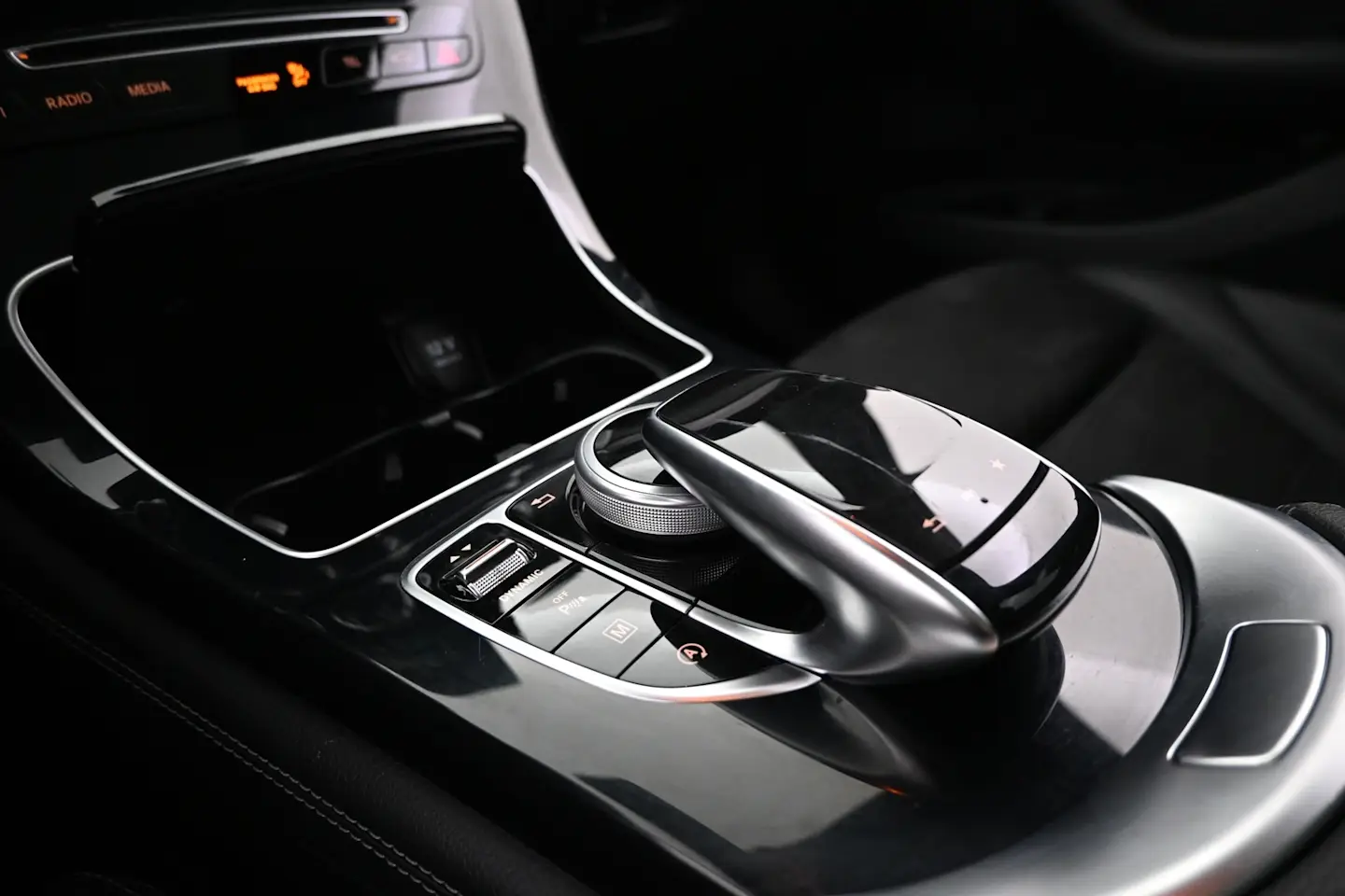 Car Image - cl2Icri9YlUb72I7zpfOd