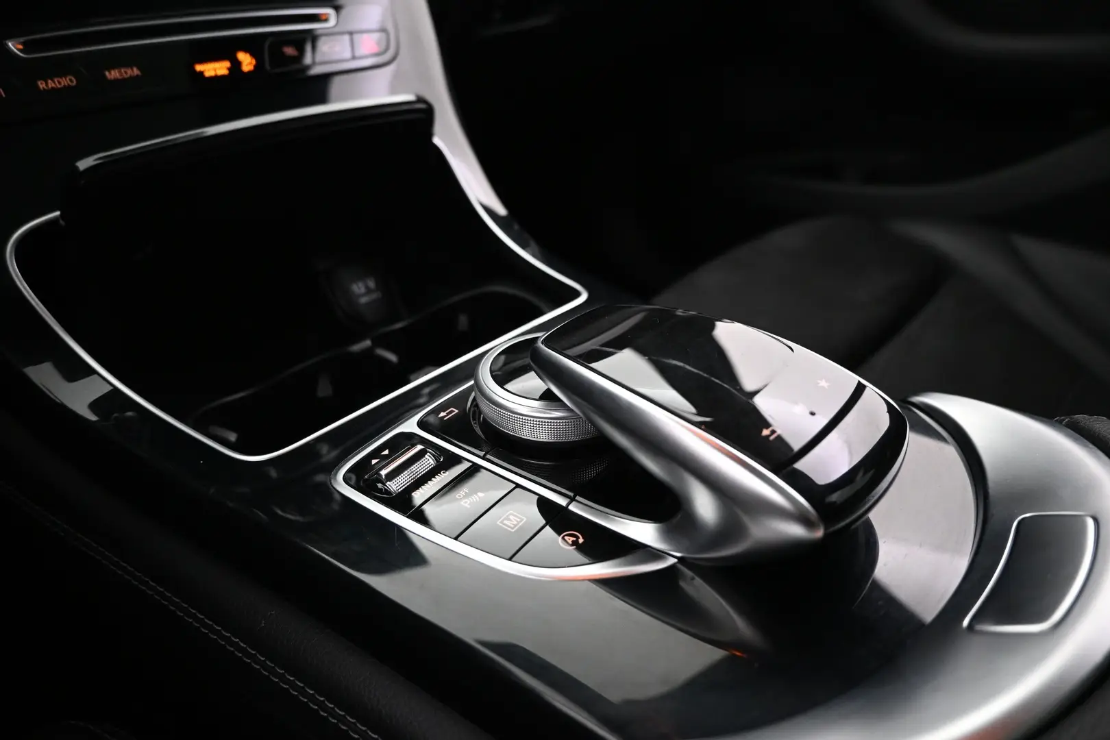 Car Image - cl2Icri9YlUb72I7zpfOd