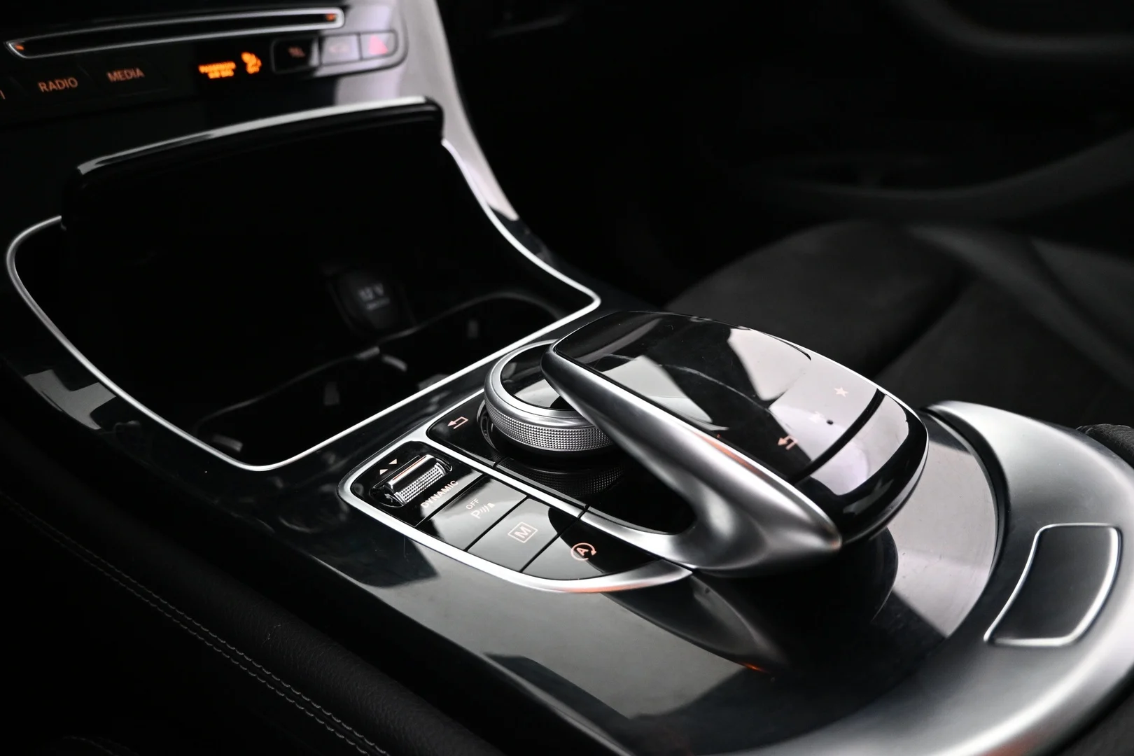 Car Image - cl2Icri9YlUb72I7zpfOd