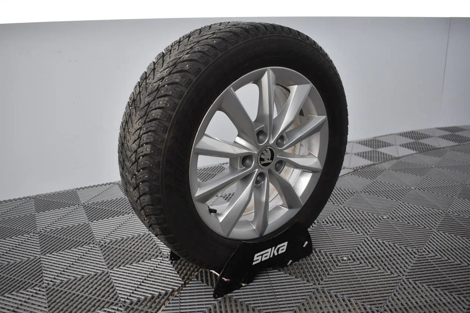 Car Image - 4oWb9oRAY5osejVxI5SCGV