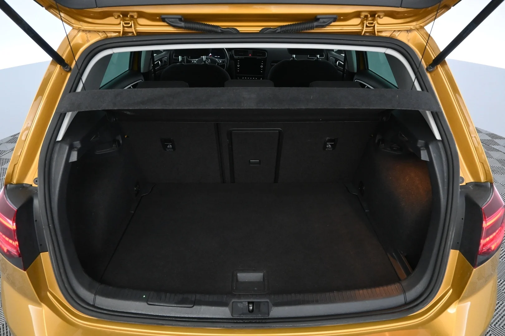 Car Image - 3A8TnFe7VNHVsJ8vwUK4TM