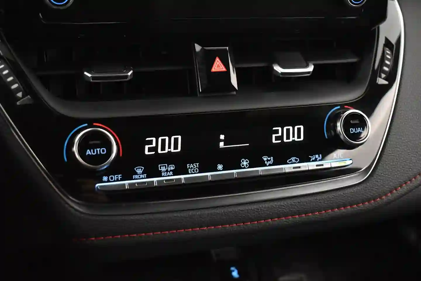 Car Image - 43Q5LSQniUnF3fVyDLxzUV