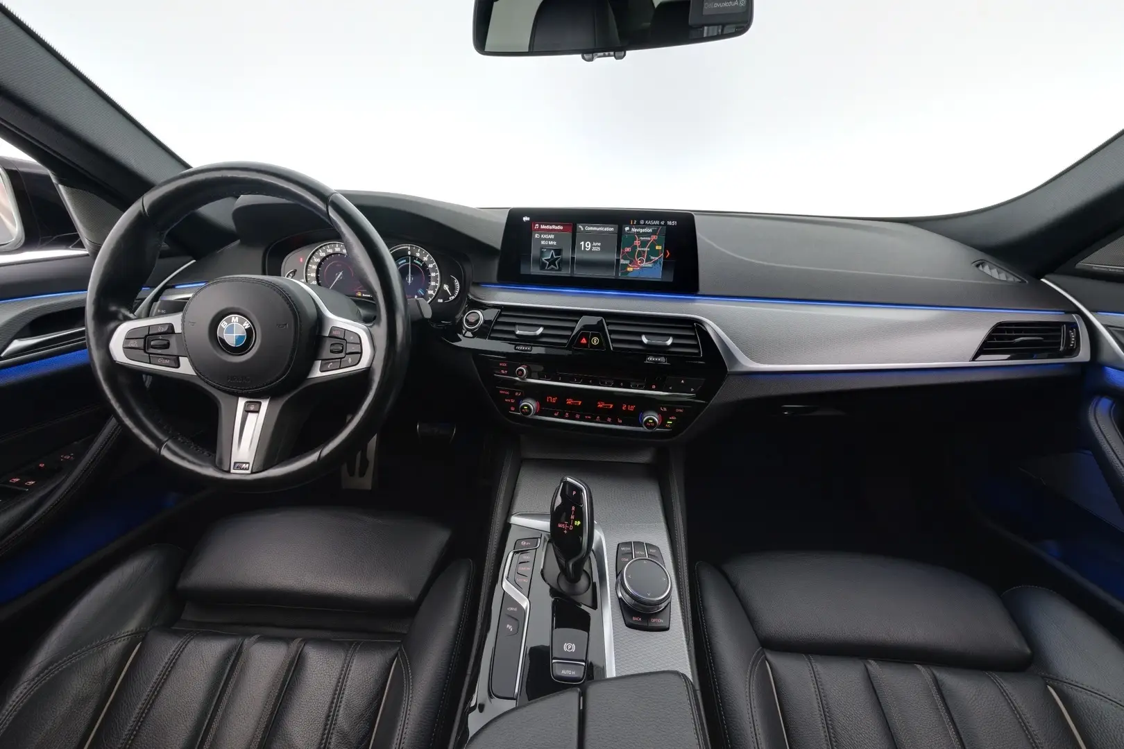 Car Image - U7DkEpVi0XkT4IRGsZBM0
