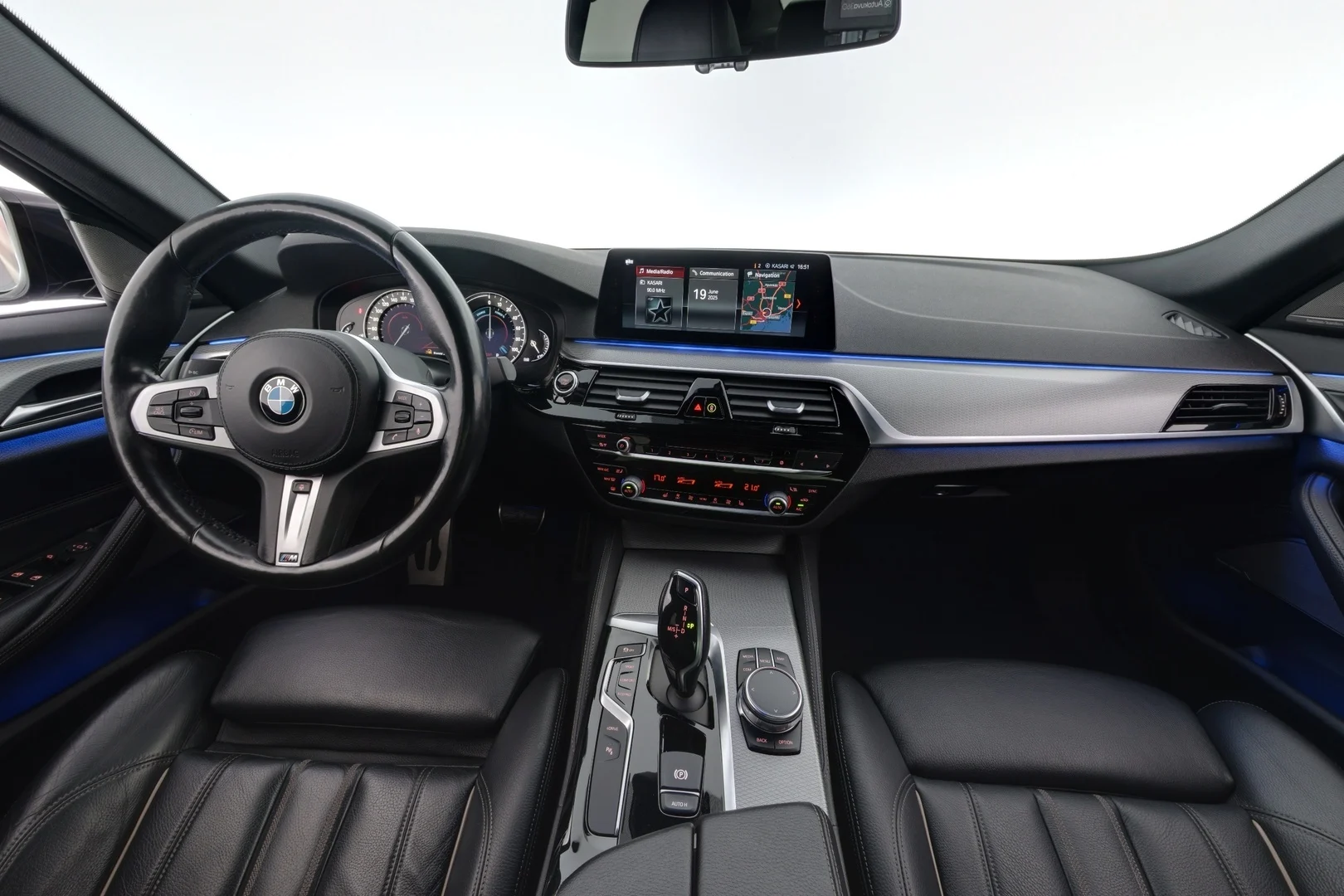 Car Image - U7DkEpVi0XkT4IRGsZBM0