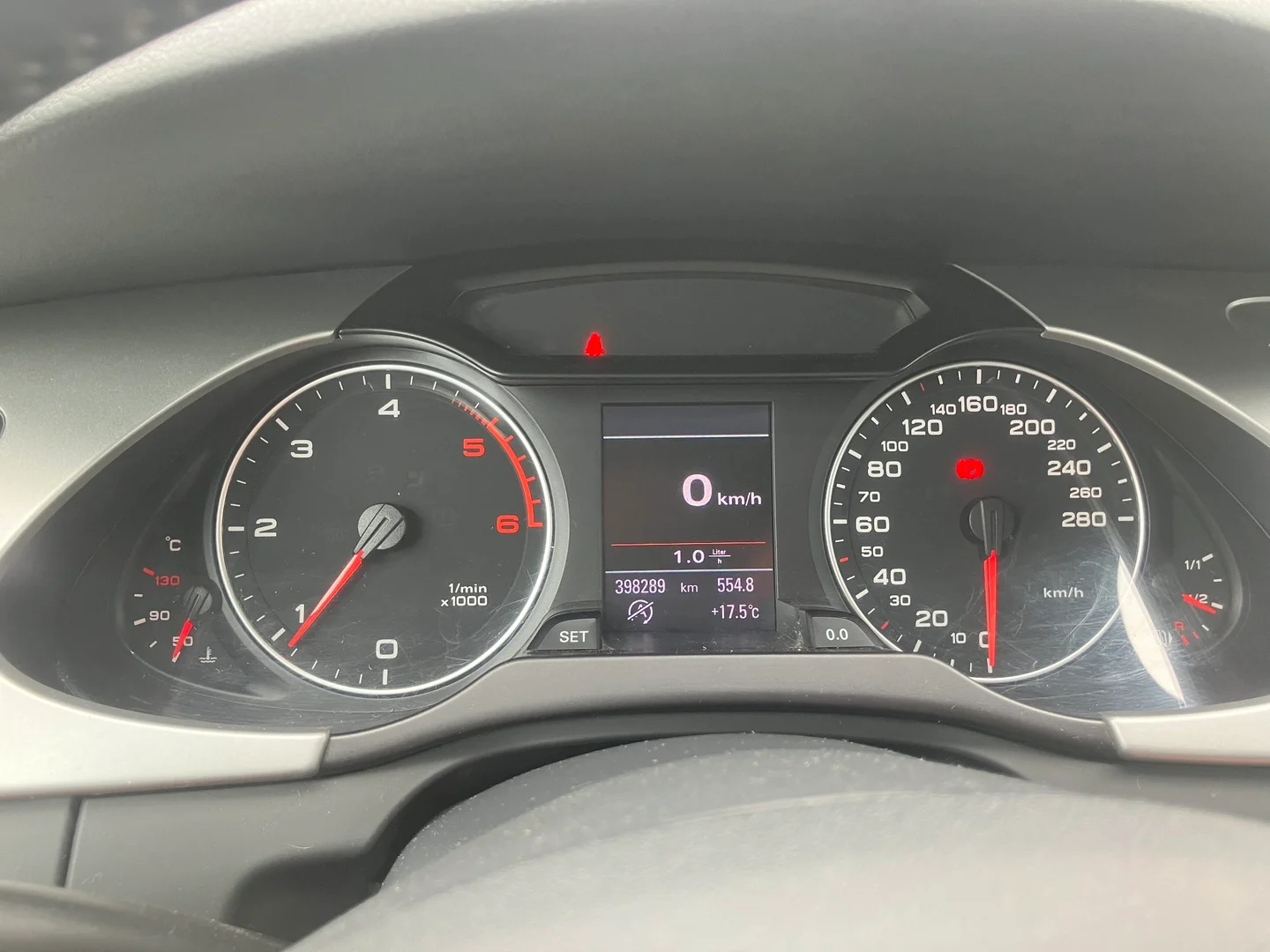 Car Image - 24tBzOic9Q99IJb4esD6j3