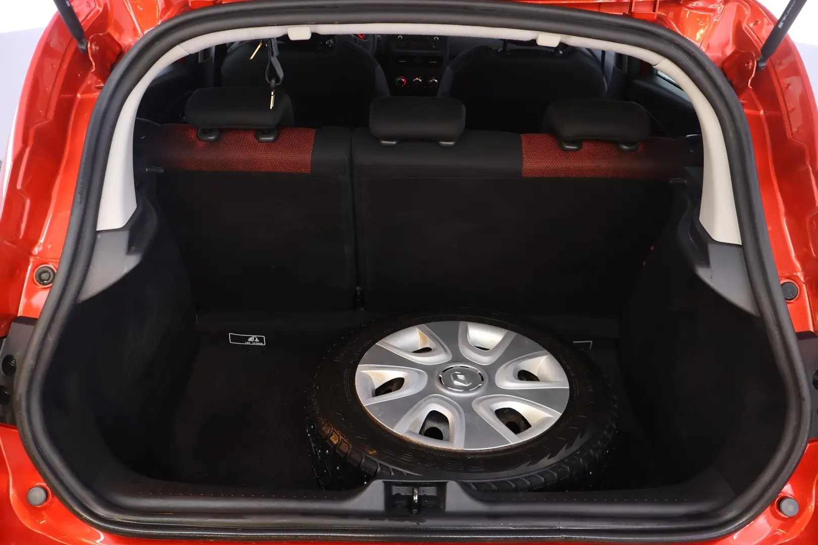 Car Image - 5zkJKFtb7jVkvrlKqUq34p