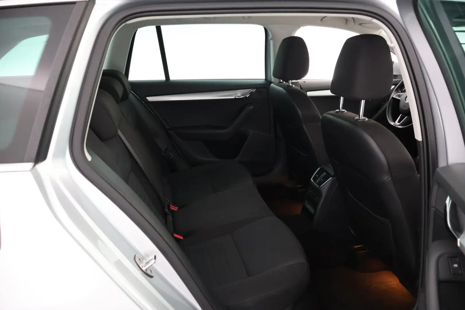Car Image - 7lvVdkC07KkZ9sUmuseCSF