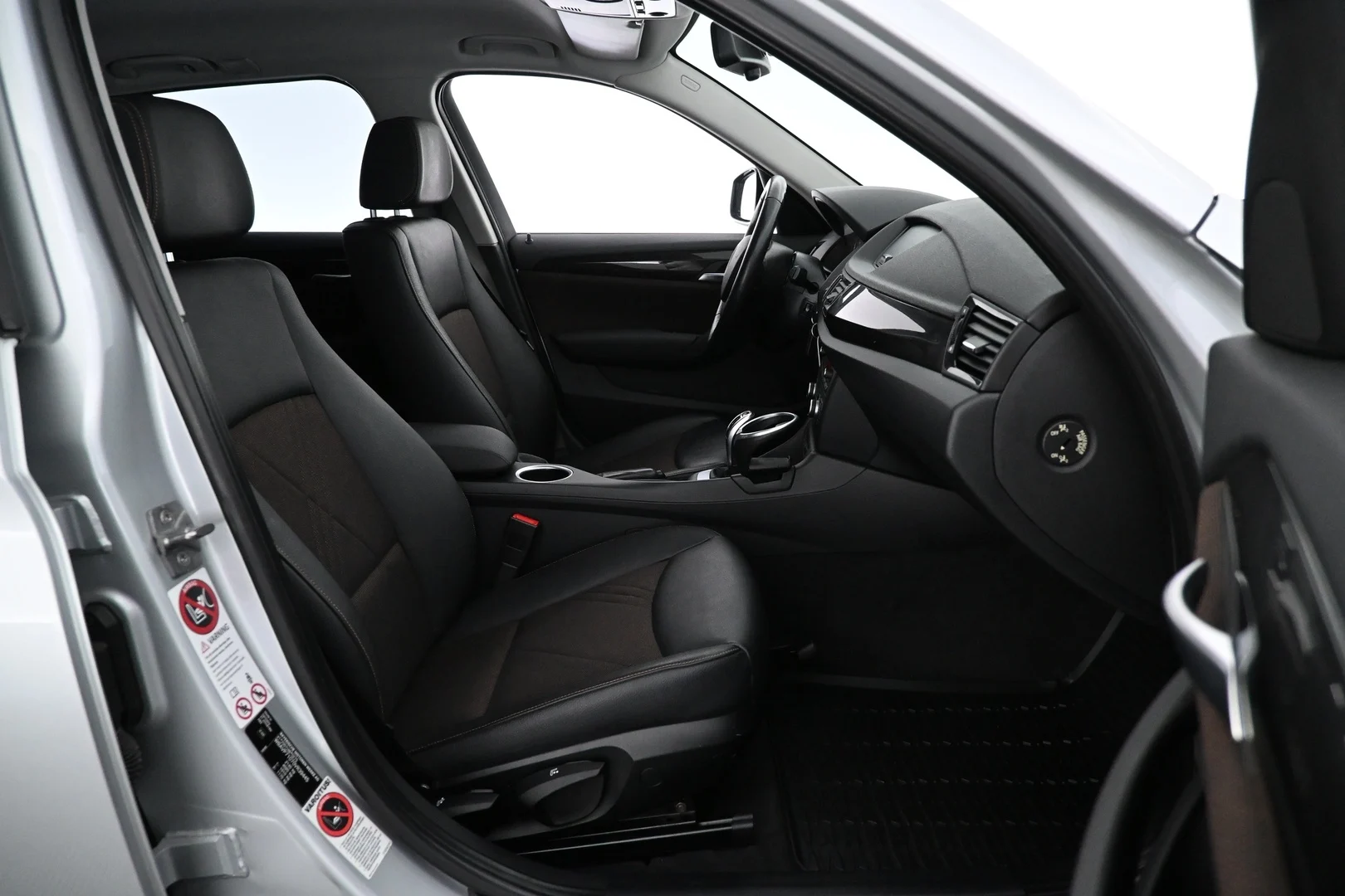 Car Image - 5v1FVGQYMEpBqs8xFfDkg8