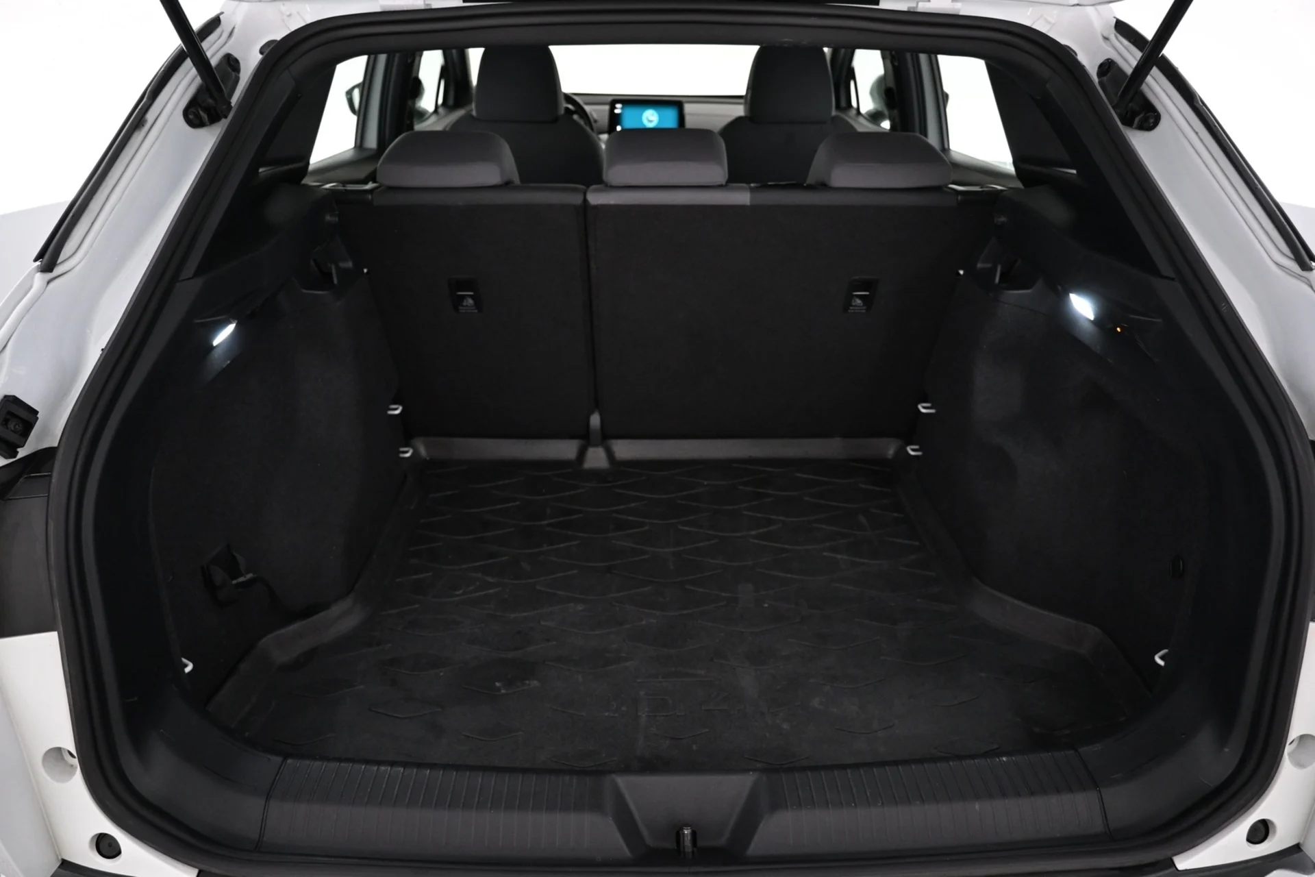 Car Image - 3xdhGY7ZkDqsDpWdeFt37s