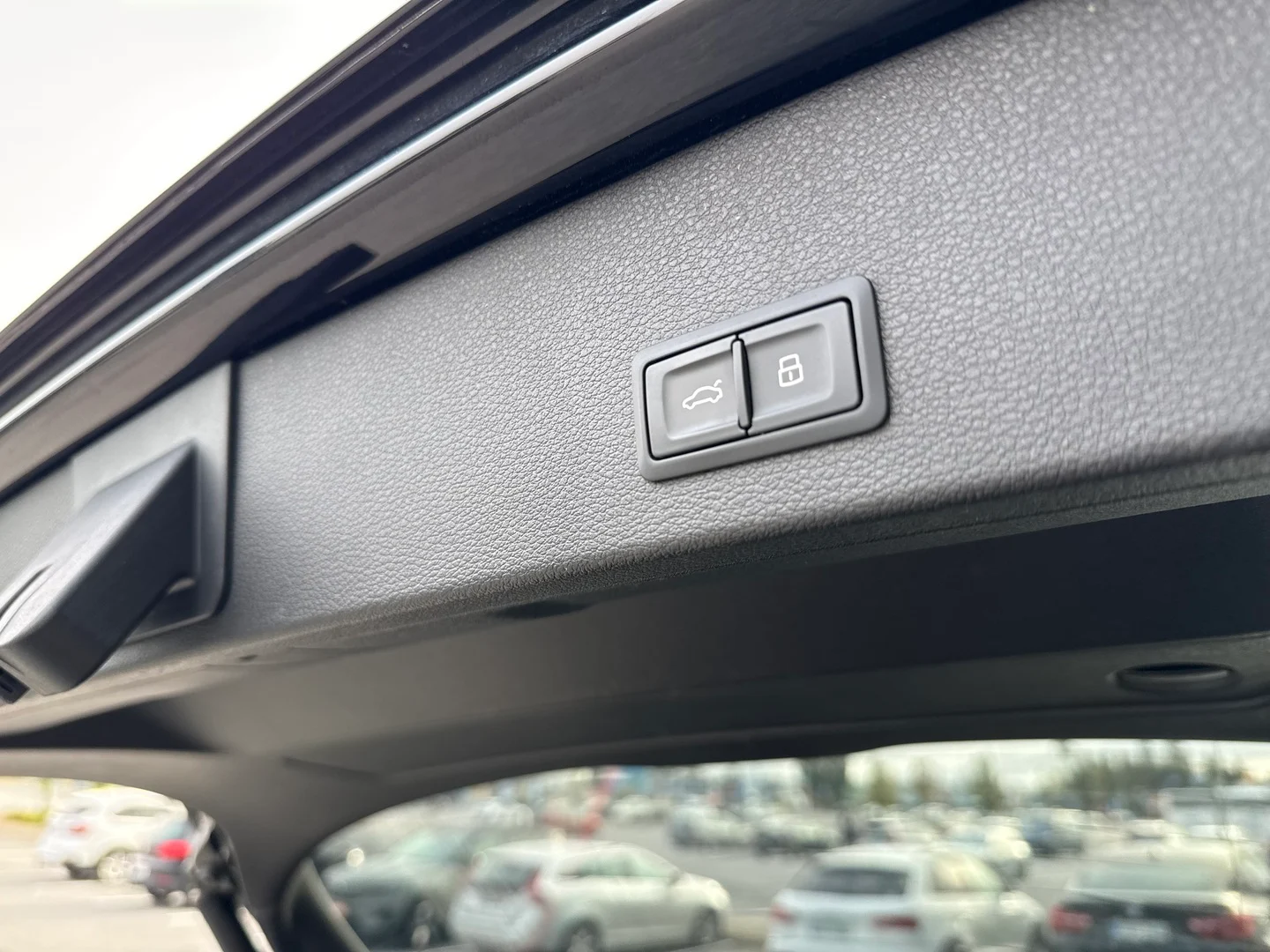 Car Image - 6Wuih6OQSremzG4bJklJck